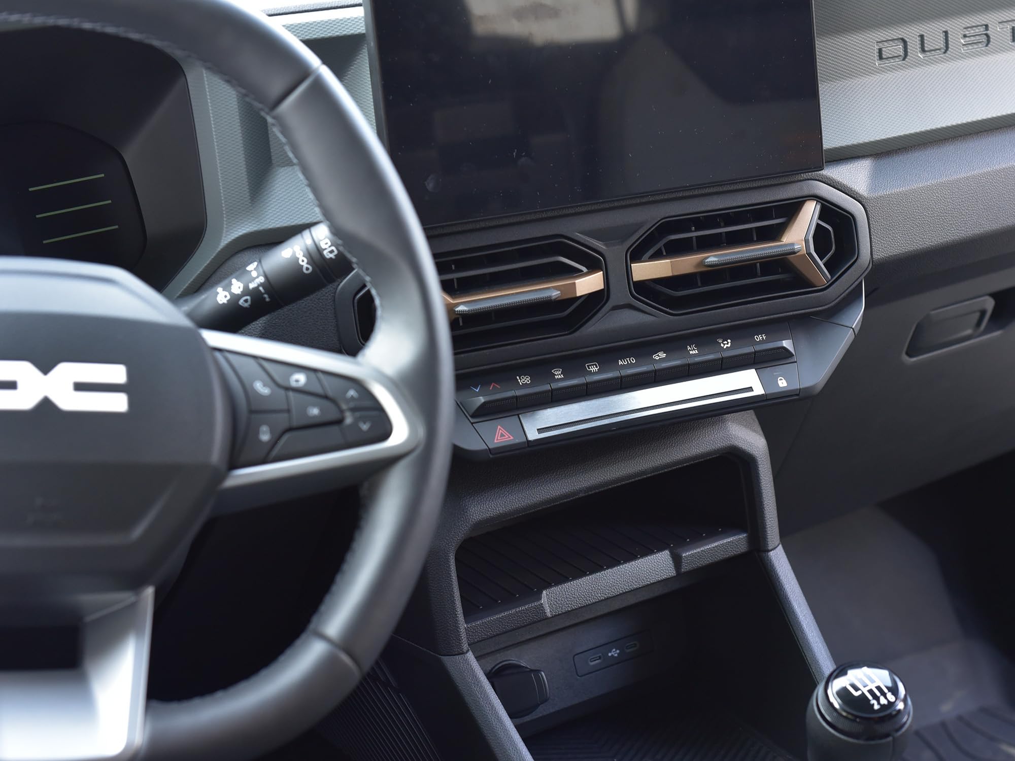 Stalowa osłona na 2024+ Dacia.Duster III 3 (P1310) | Dekoracja płyty środkowej | 1 sztuka ze stali nierdzewnej Essential Expression Journey Extreme DUSTER akcesoria tuningowe