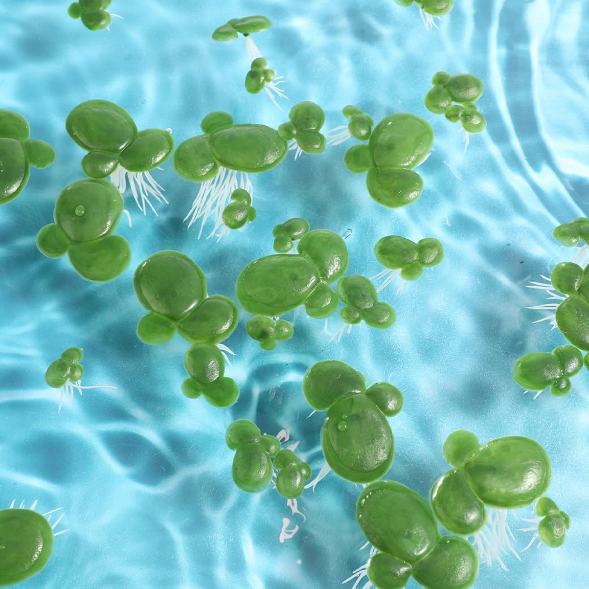 Artificial Floating Duckweed for Fish Tanks Plastic Leaf Plants with Roots Aquarium Decor for Aquatic Landscapes and Fish Habitat