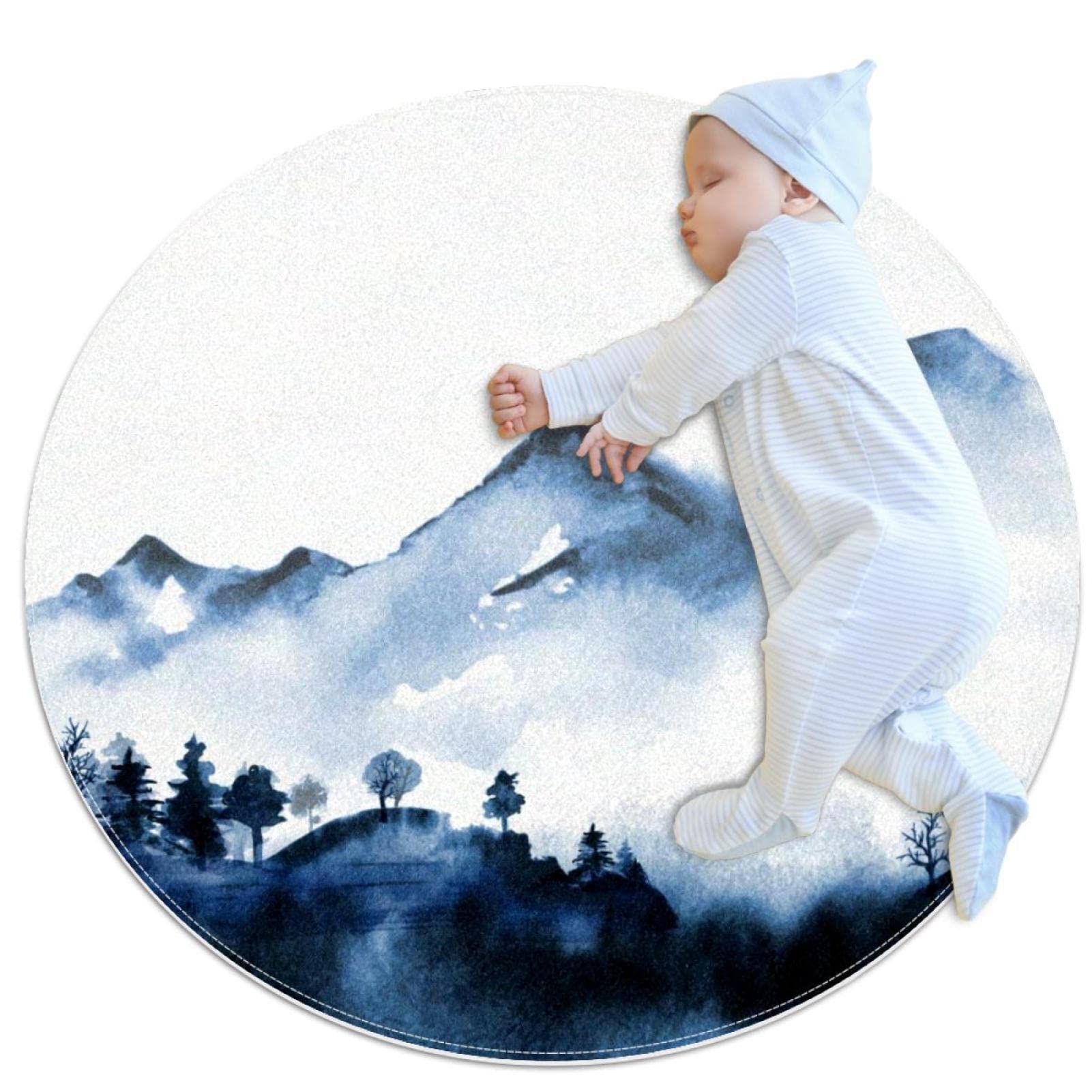 Tapis rond forêt montagnes pour réchauffer les sols froids du salon