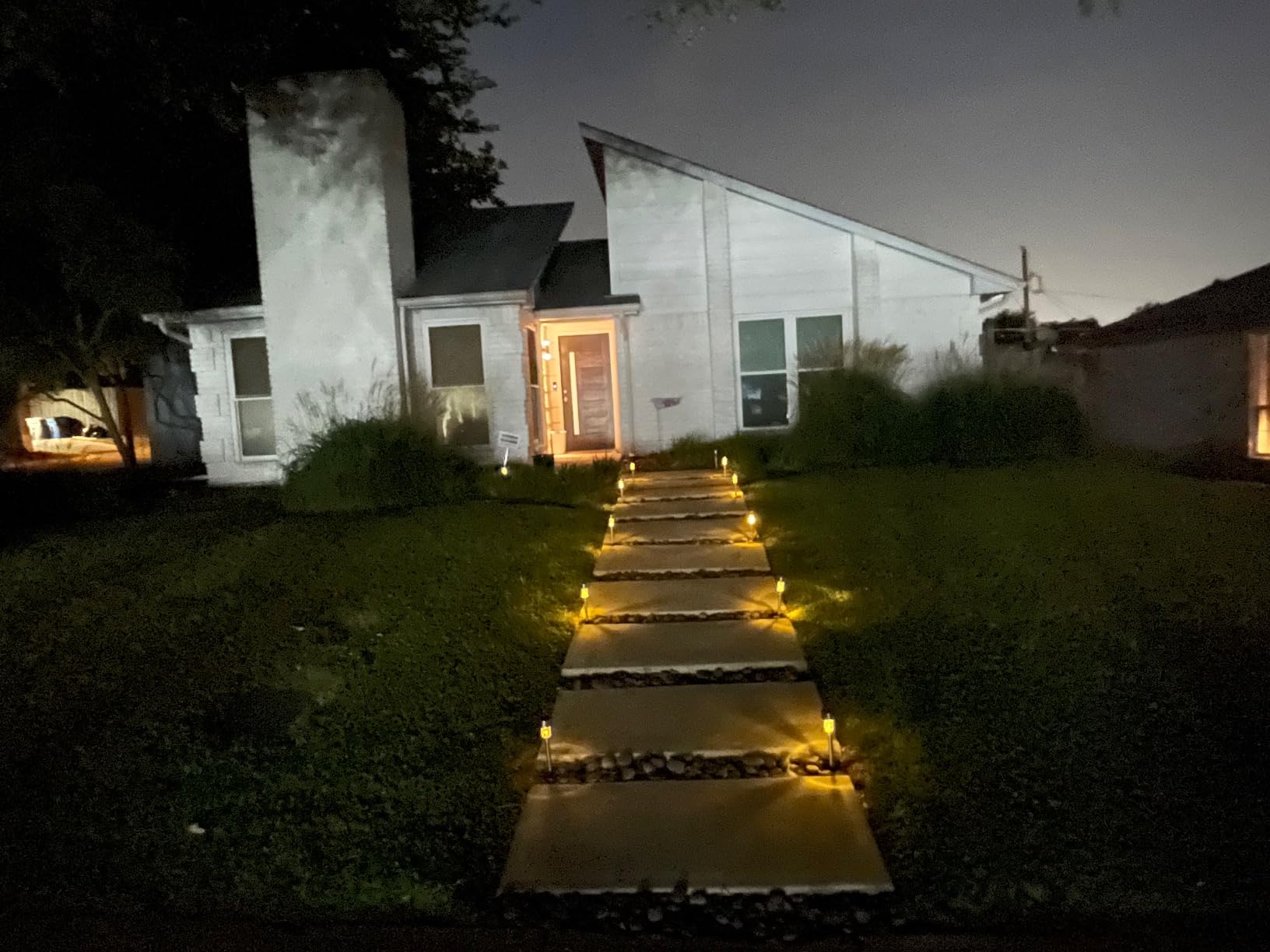 Solar Outdoor Garden LED Lights Back Garden Path Lawn Waterproof Night Light Decorative Garden Landscape Lighting Solar Lights