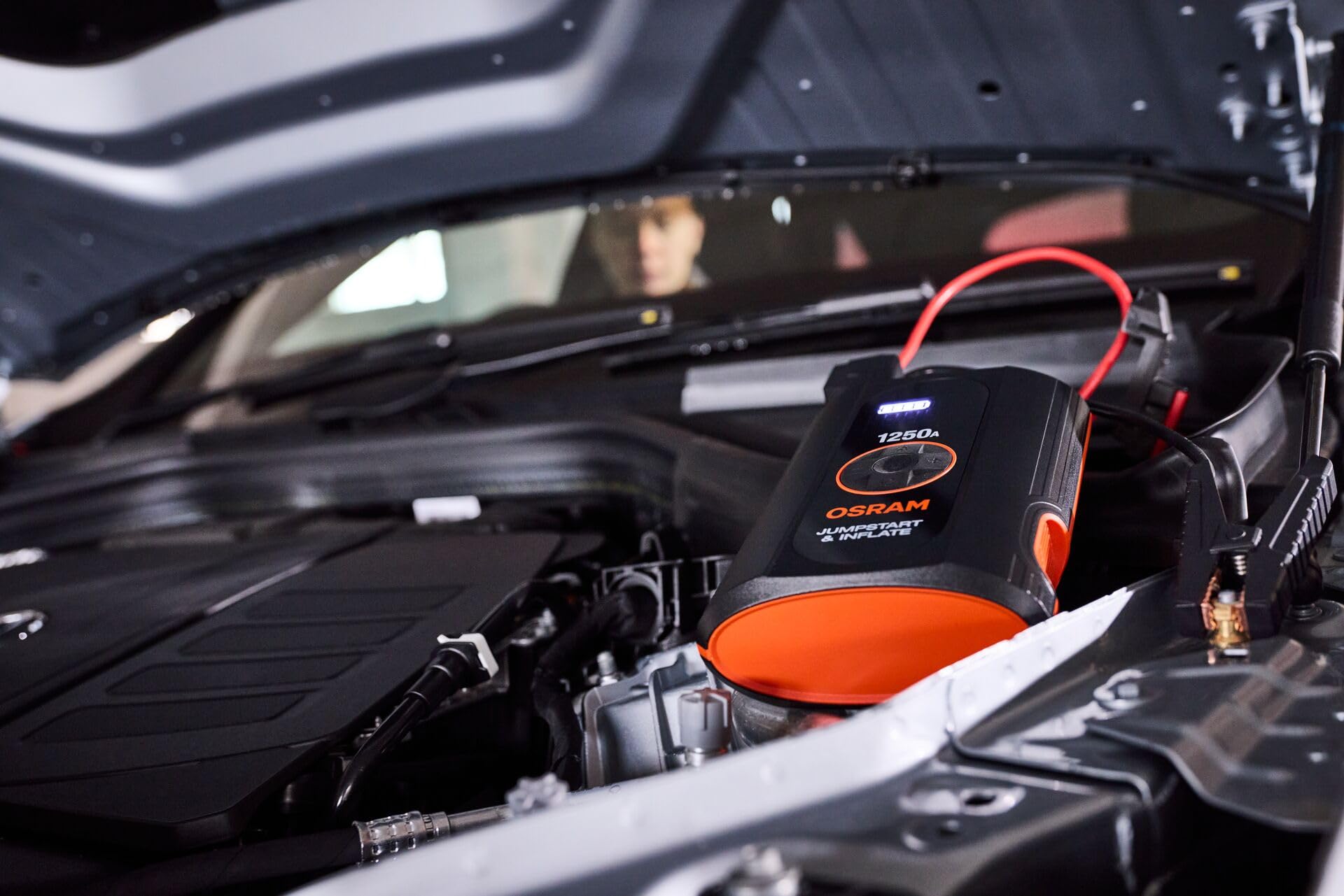 OSRAM BATTERYjumpstart 1250A, 12V, de litio, con función de batería externa y USB, arrancador de emergencia, para motores de gasolina de hasta 6L y motores diésel de hasta 2.8L.