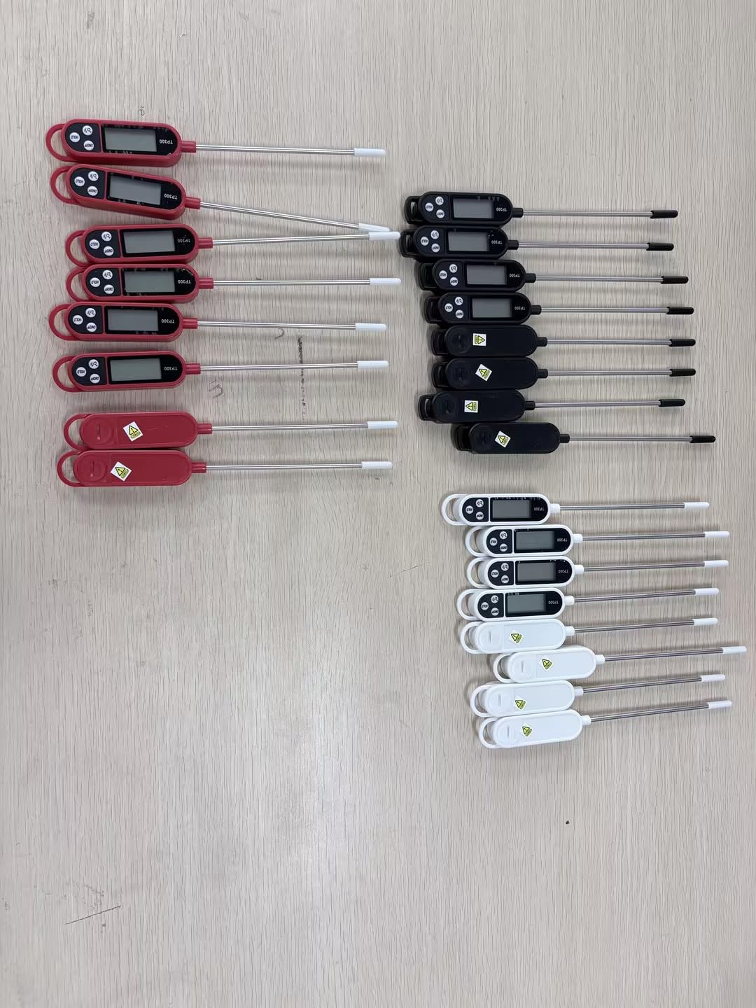 Copkim Lot de 24 thermomètres à viande à lecture instantanée avec longue sonde de 24 cm - Étanche - Pour barbecue, eau, lait, yaourt liquide (anneau carré, noir, blanc, rouge)