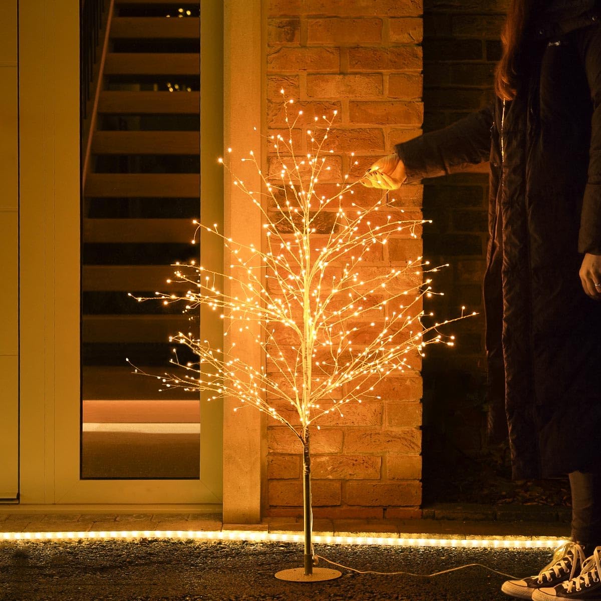 Festive Lights4ft 1.2m Pre-Lit Gold Microdot Dewdrop Christmas Twig Tree - 600 Warm White LEDs with Bendable Twigs - Indoor Outdoor Prelit Mains Powered Plug in Seasonal Xmas Decor Lighting