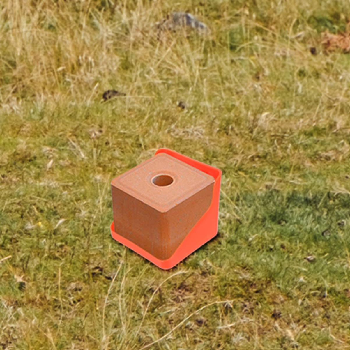 Comedero para Ganado y Ovejas, Soporte Rojo de Plástico 3 Piezas | Uso Interior y Exterior, Diseño Práctico y Desmontable, Formato para Bloques Minerales y Forraje Mineralizado
