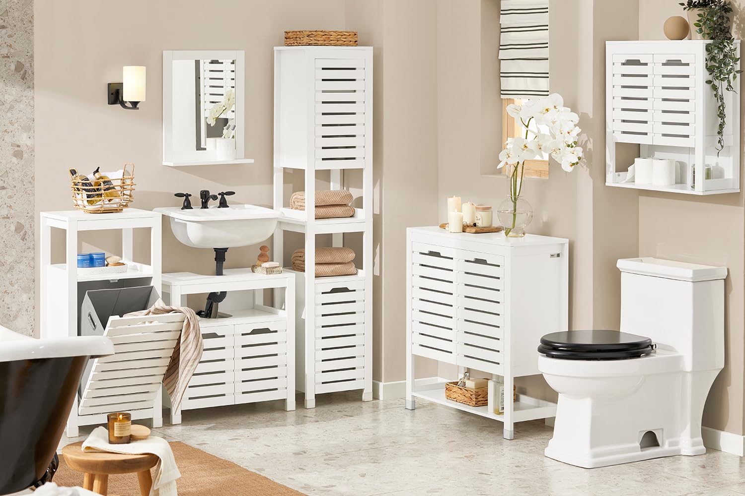 SoBuy Mobiletto da Bagno con Cesto per la Biancheria – Armadio Salvaspazio con Sacco Pieghevole per il Bucato, Mobile da Bagno Compatto in Legno, Bianco, 42 x 90 x 30 cm, BZR67-W
