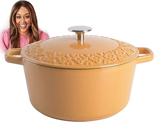 Miniatura 4 de SPICE BY TIA MOWRY Horno holandés de hierro fundido esmaltado de 3.5 cuartos con tapa en relieve, oro miel (87075.02R)