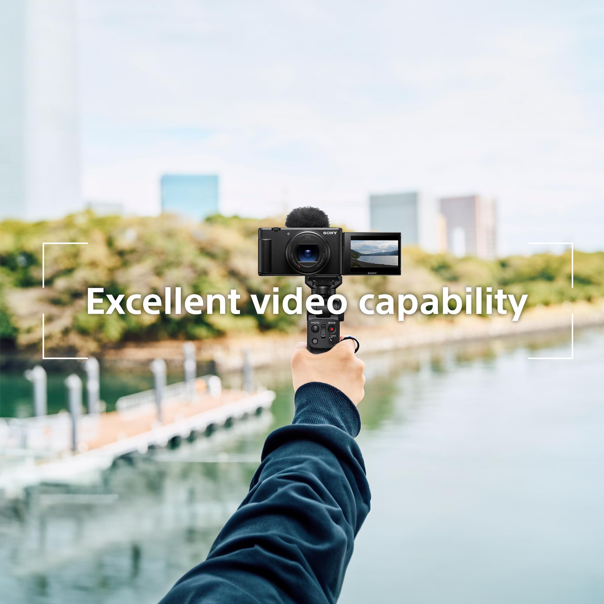 Sony ZV-1 II | Fotocamera da viaggio ibrida premium (sensore a strati da 1", grandangolo con zoom, foto da 20 MP e video 4K, trasferimento fluido sullo smartphone) | Fotocamera da viaggio ibrida premium, grandangolo con zoom, foto da 20 MP e video 4K, bla