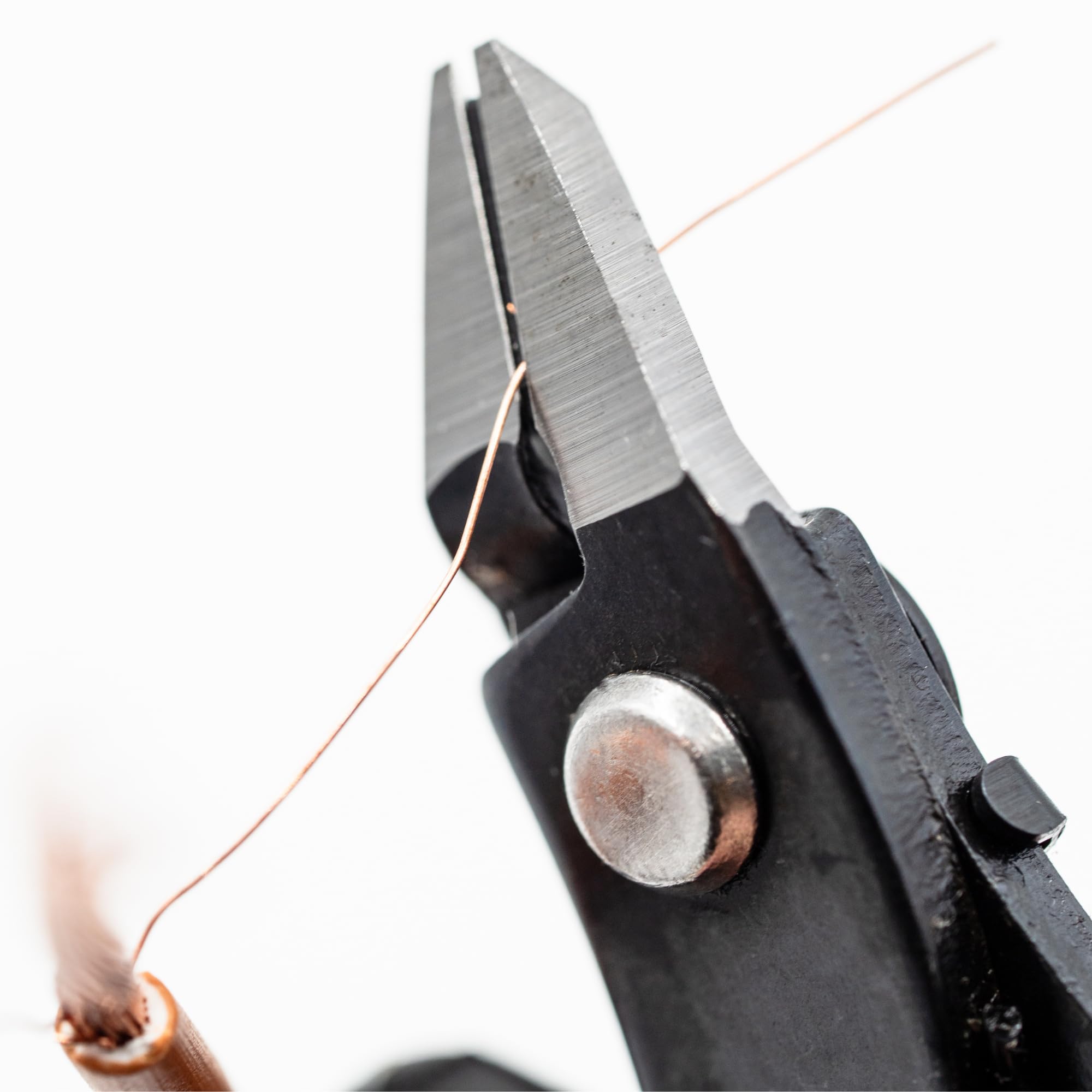 C.K Pinces coupantes latérales fines anti-déflagrante Ecotronic CK T3896