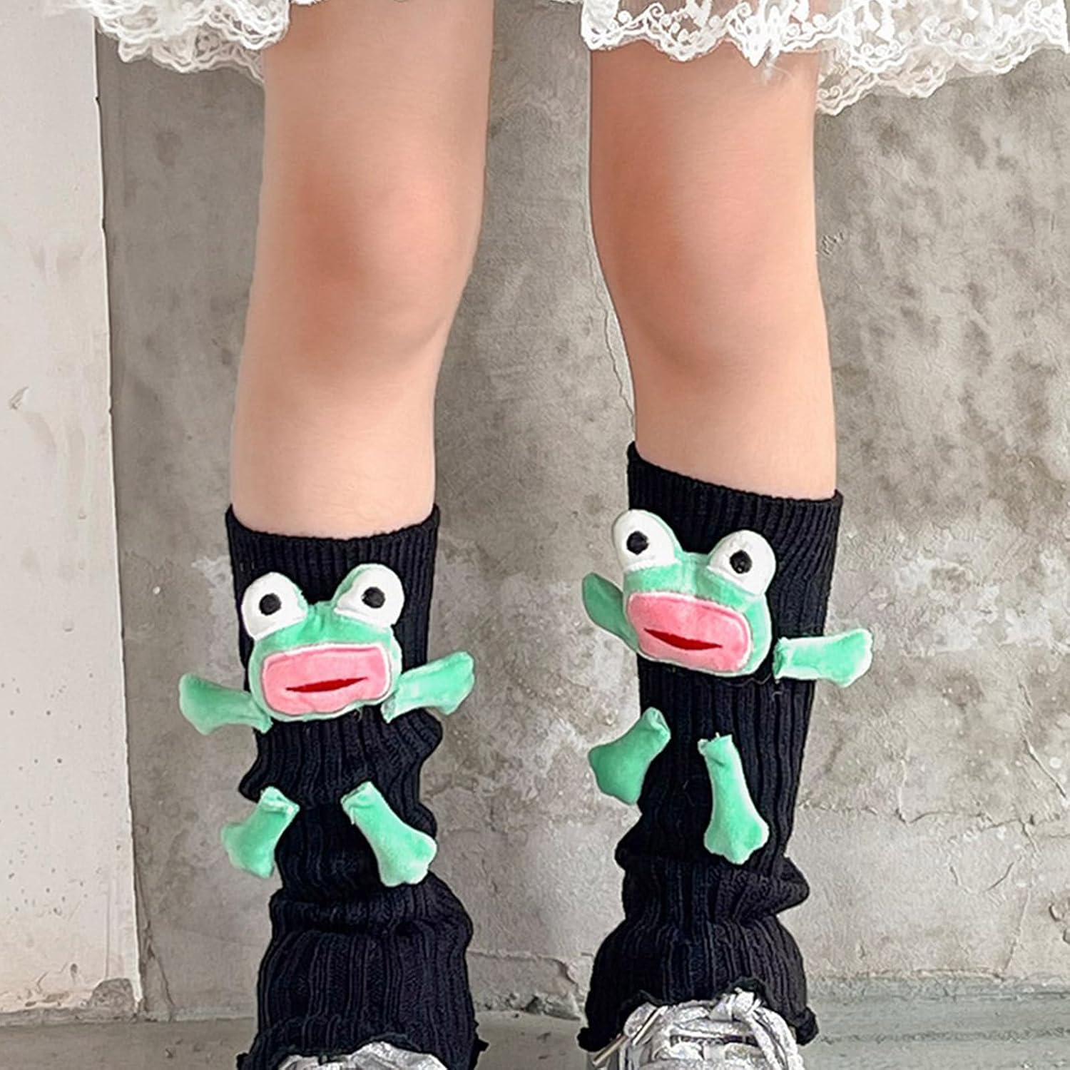 Trendy Novelty Leg Covers with Funny Cartoon 3D Ugly Frogs Dolls Designs Knitted Leg Warmers Women and Girls Harajuk