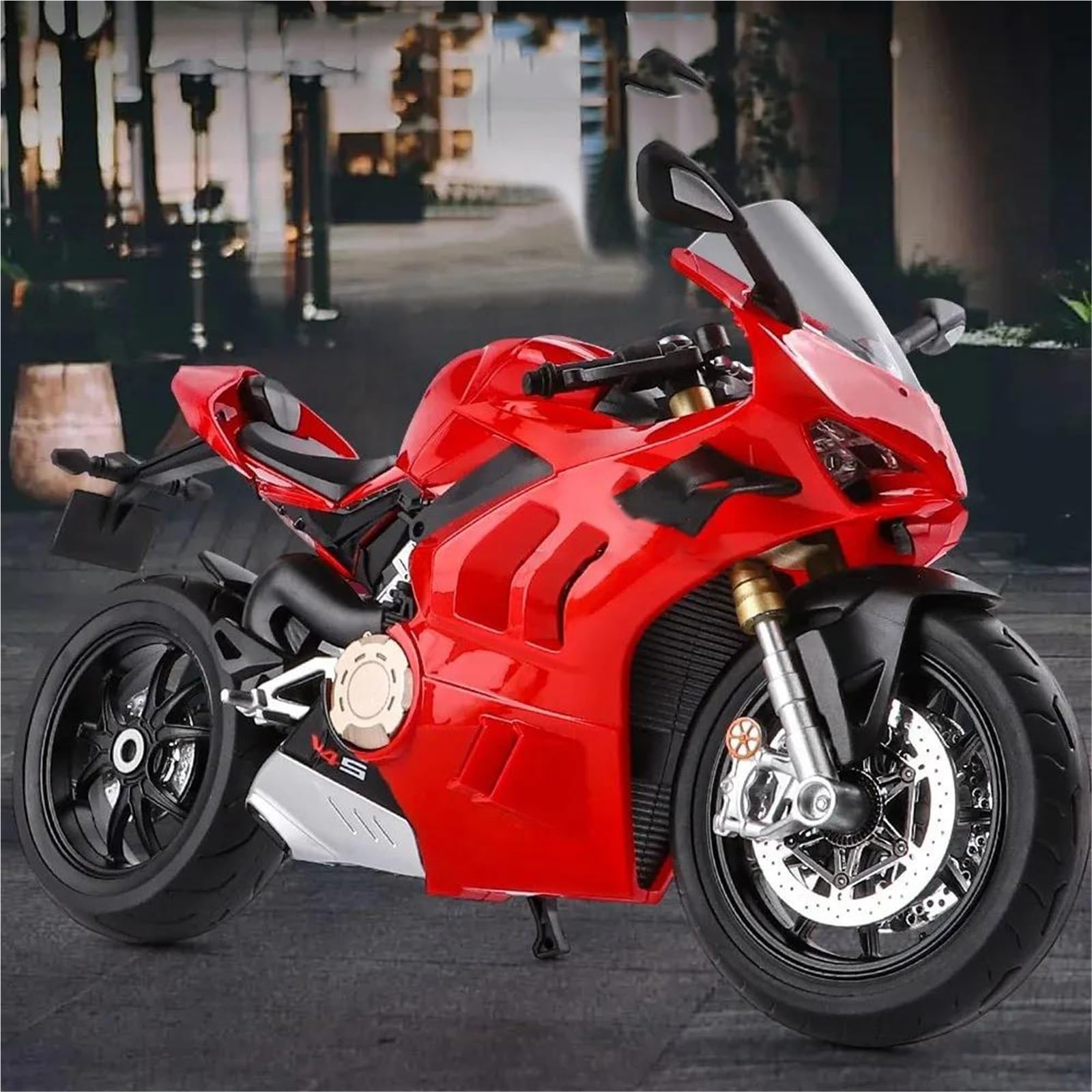 Moto miniature Ducati V4S 1/9 pour décorer un bureau de passionné de sports mécaniques