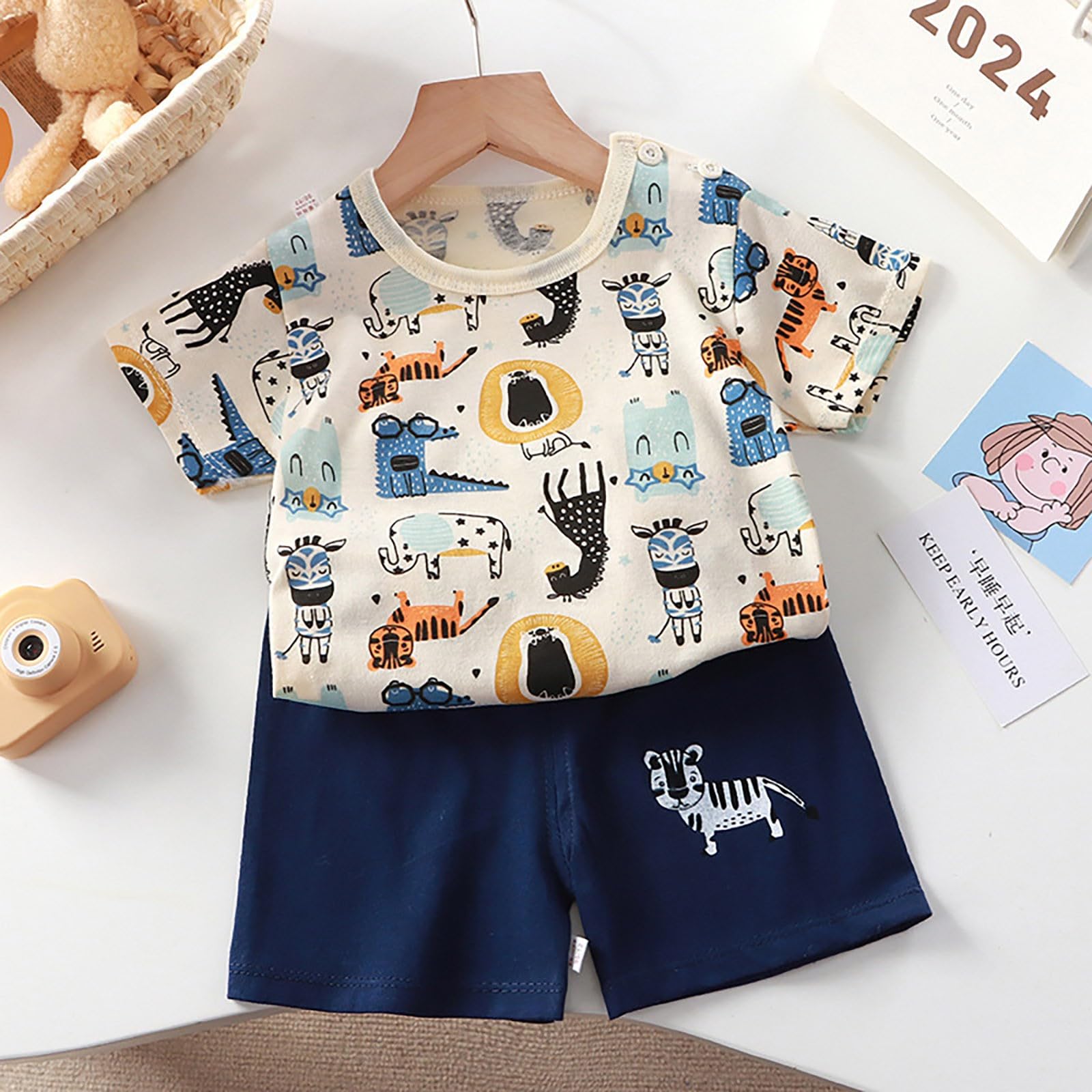 Conjunto de 2 piezas para bebé y niño, de verano, manga corta, con estampado de animales y pantalones cortos a rayas, con cintura elástica, ropa casual y cómoda para niños — view 3