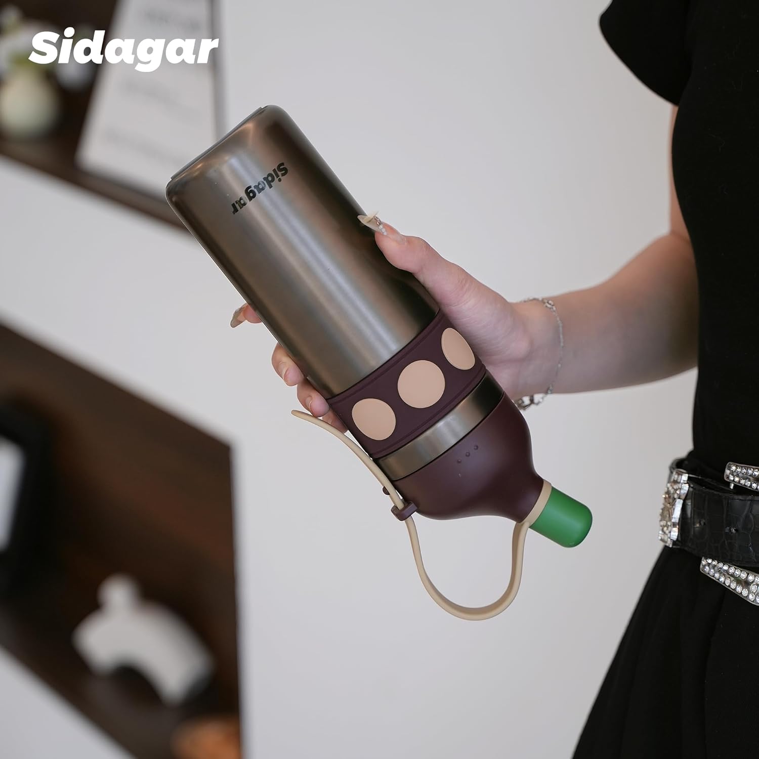 24 oz Sports Tumbler, Stainless Steel Vacuum Water Bottle Insulated Iced Coffee Cup Double Wall Travel Flask (Coffee Brown) - Image 2