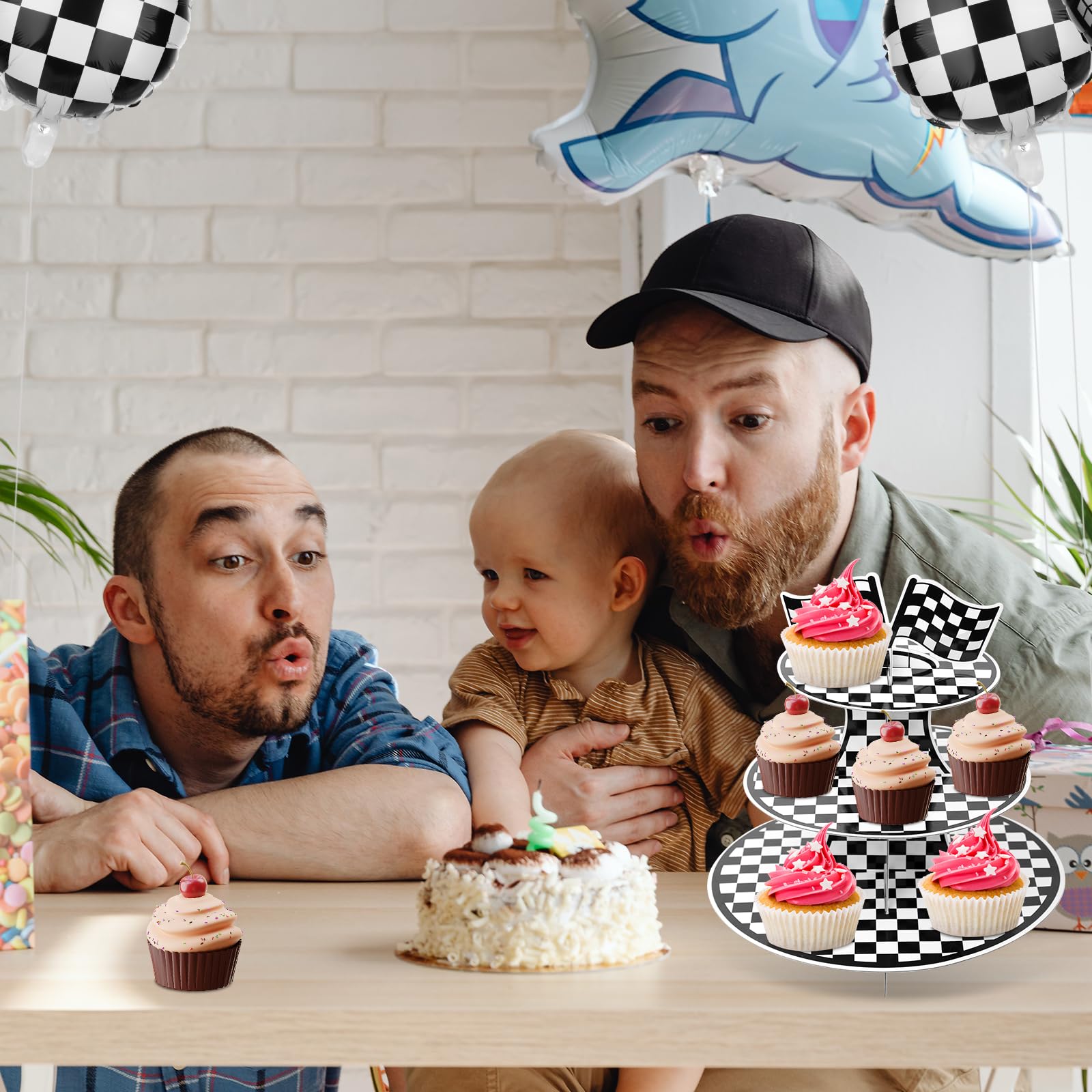 PEUTIER 2pz Decorazioni per Feste di Compleanno Auto, Supporto per Cupcake 3 Livelli per 48 Cupcake con Bandiera Scacchi in Bianco e Nero Forniture per Feste a Tema Auto per Ragazzi Uomini