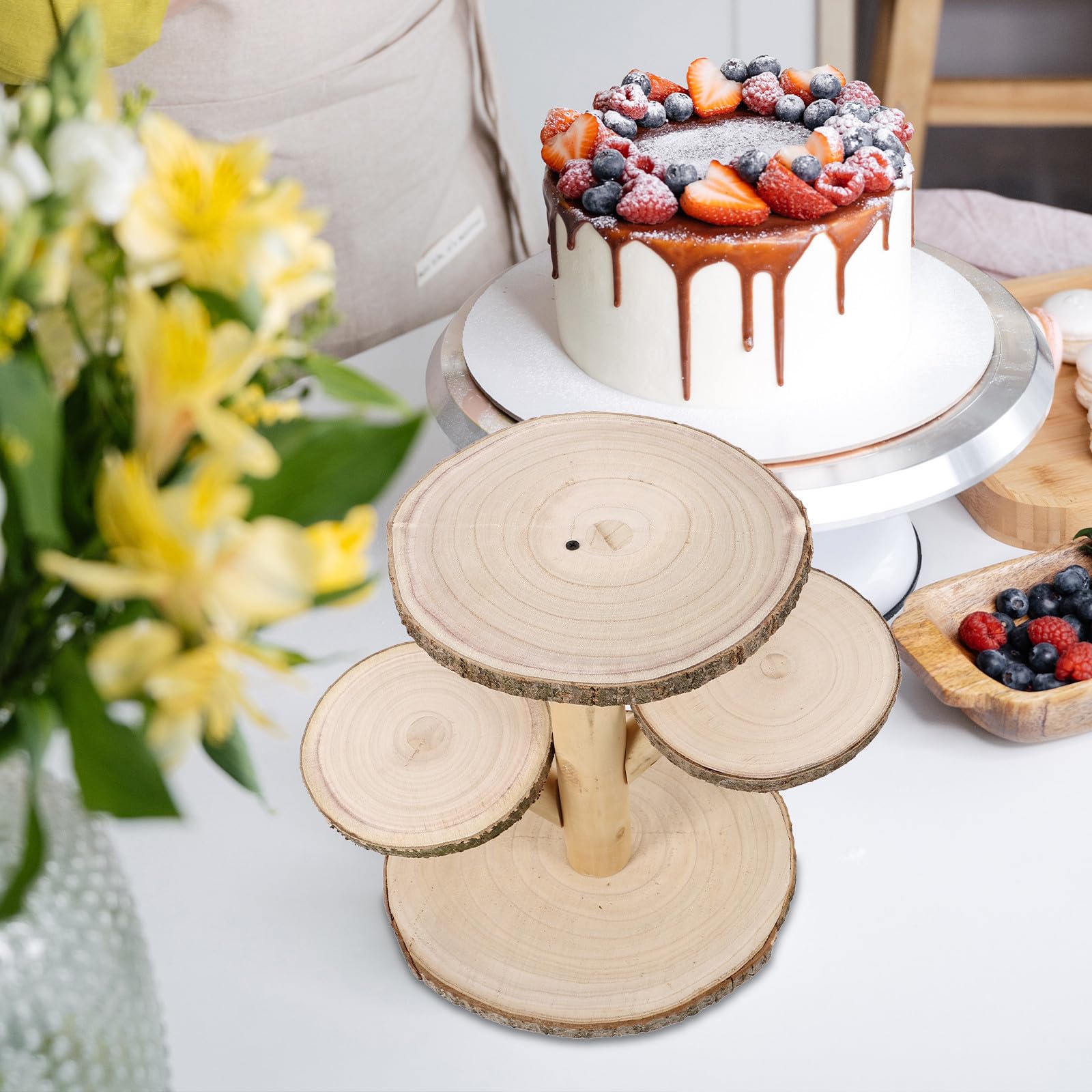 ibasenice Supporto Rustico per Cupcake in Legno a 4 Livelli, Espositore Rotondo per Dolci in Tema Country, per Matrimoni e Feste Design Pratico e Accogliente