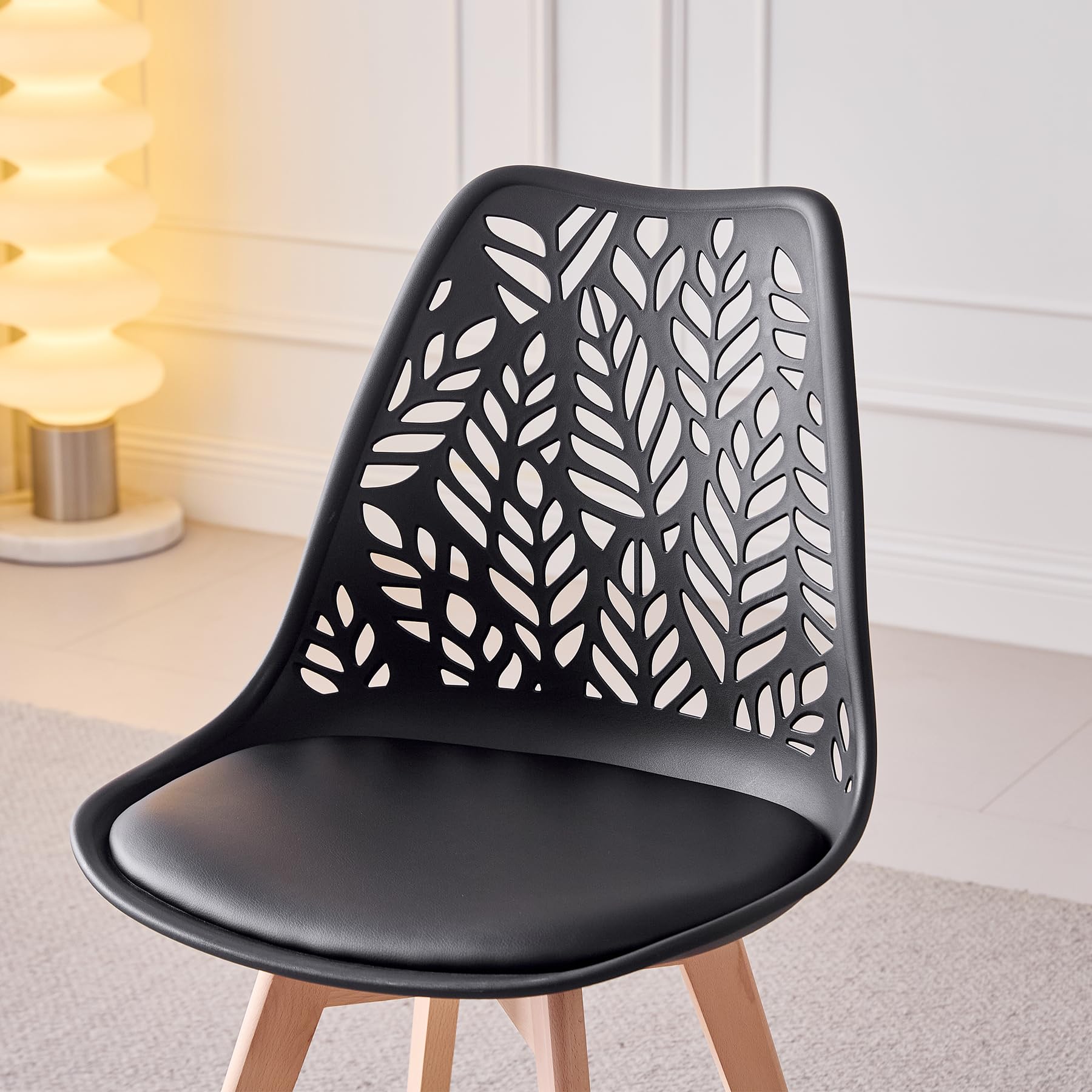 Lot de 6 chaises de Salle à Manger de Style Nordique Chaises de Cuisine aux Pieds en Bois Massif,Dossier ajouré et revêtement en Similicuir pour salles à Manger, Cuisines et Salons,Blanc
