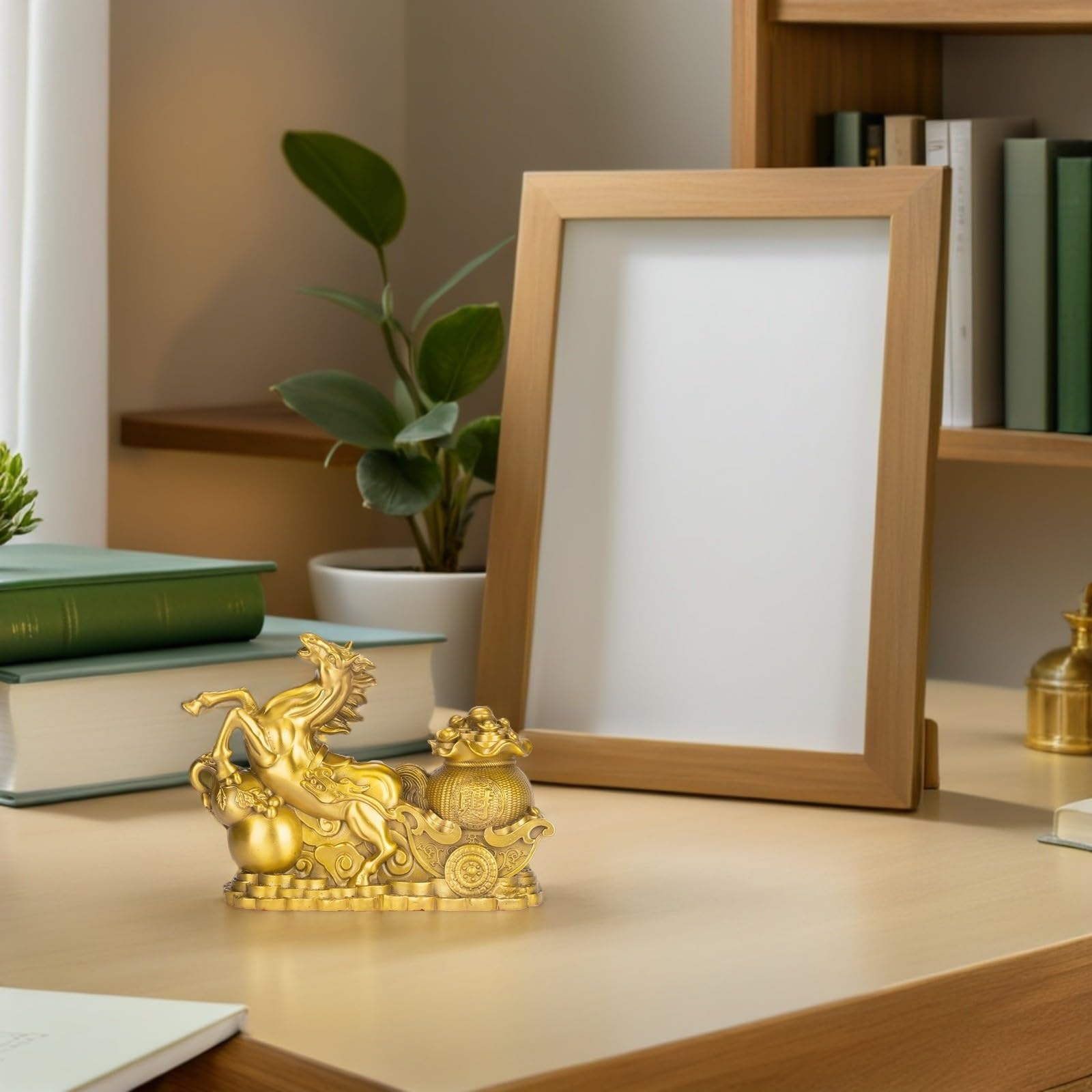 Tofficu Pferdefigur aus Messing mit Wagen, 13x10x4cm, Gold