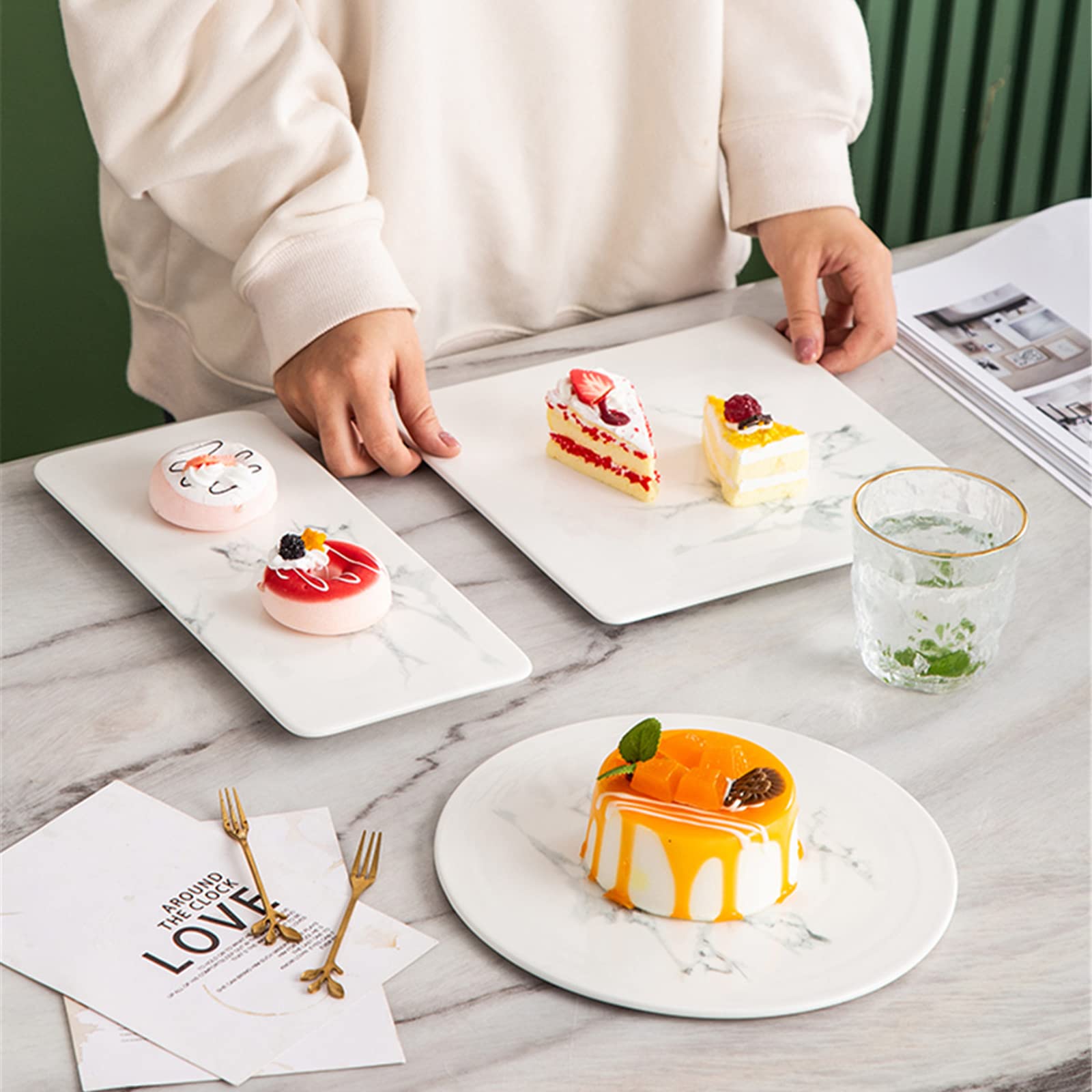 Amazon | 白いデザートスタンド、丸いケーキスタンド 2段の