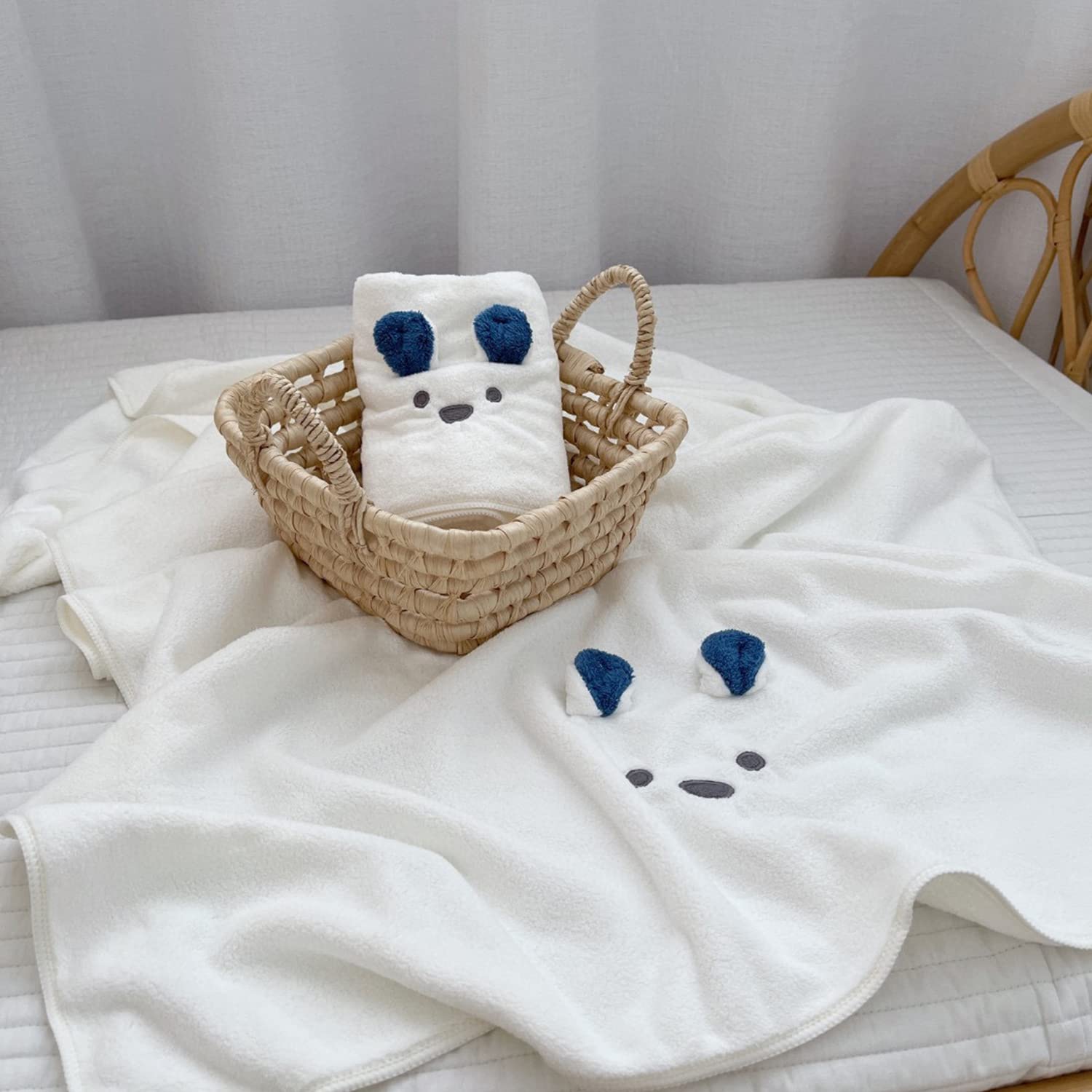 Serviette de Bain Bébé Enfant Couverture Bain Peluche 3D Dessin-Animé Grande Serviette Douche Ultra Douce 70 x 140 cm Oreille Lapin Animal Mignon Tout-petit Unisexe