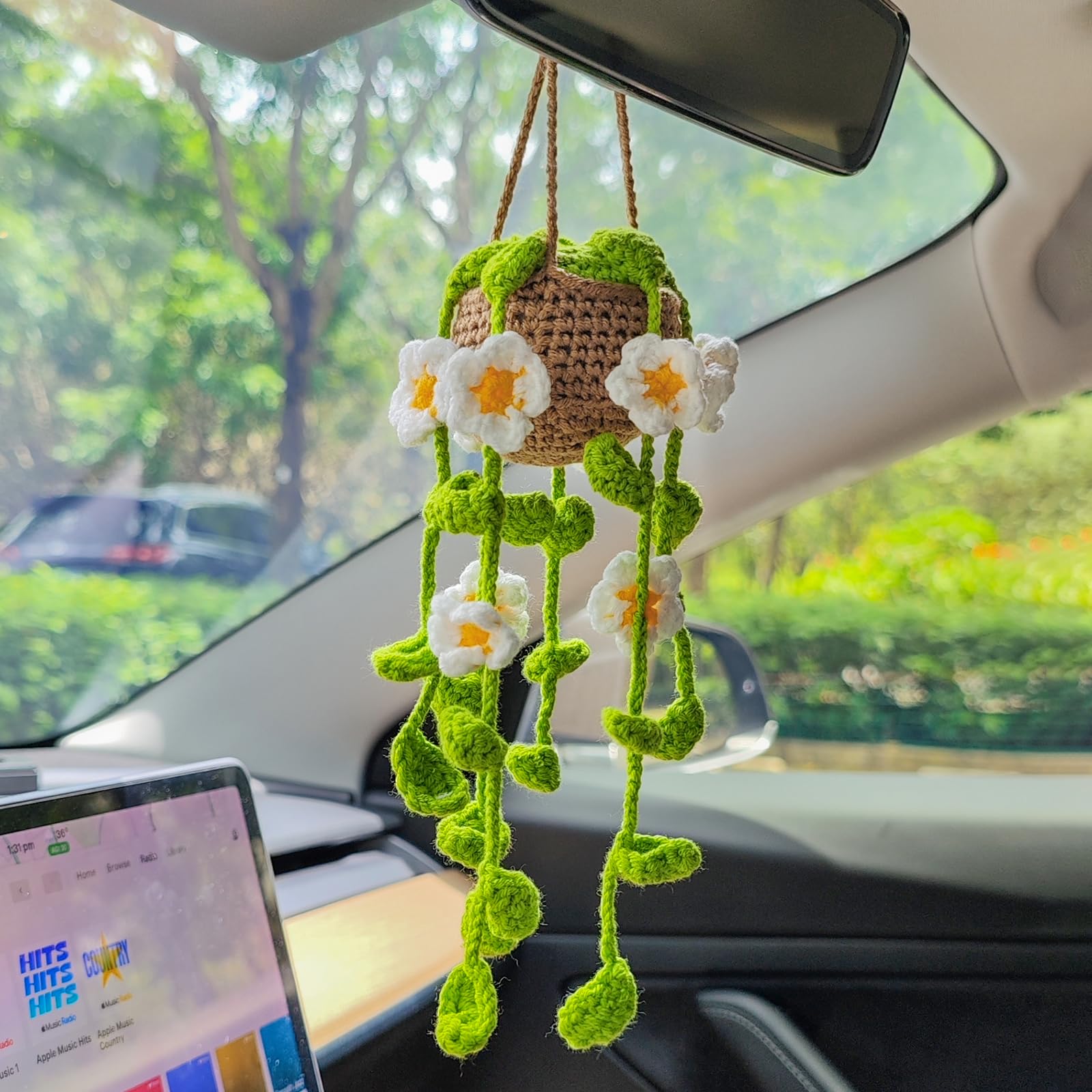 HFZRZFH Crochet Hanging Plant for Car - Rear View Mirror Accessories for Women, Cute Handmade Knitted Interior Decor, Boho Aesthetic, Girly Gift with White Flowers