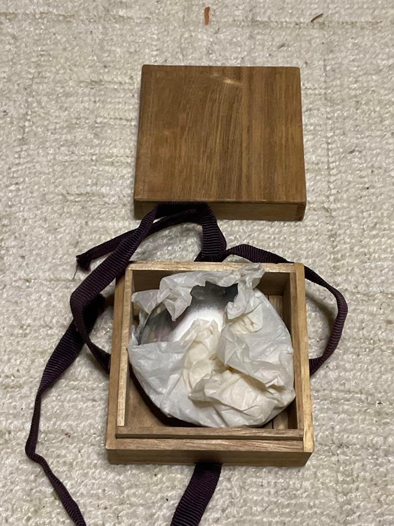 銀製／市制二十五周年記念　銀の盃。【桐箱付き、新品未使用　極上美品】。 銀製市制二十五周年記念 銀の盃。桐箱付き 2025年