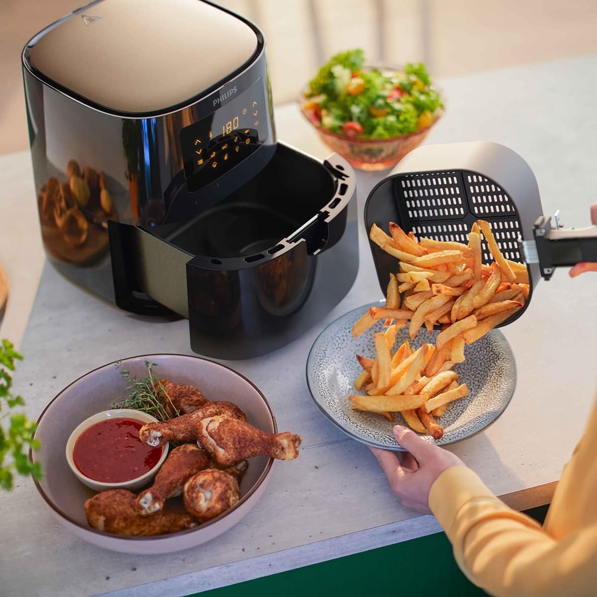 Philips Domestic Appliances Airfryer Série 3000 L, 4.1L (0.8Kg), Airfryer 13 en 1, 90% de graisse en moins grâce à la technologie Rapid Air, Digitale, Application de recette (HD9252/90) 4.1 litres (2-3 Personnes) Non-Connect? Sans Fen?tre de Cuisson - 1