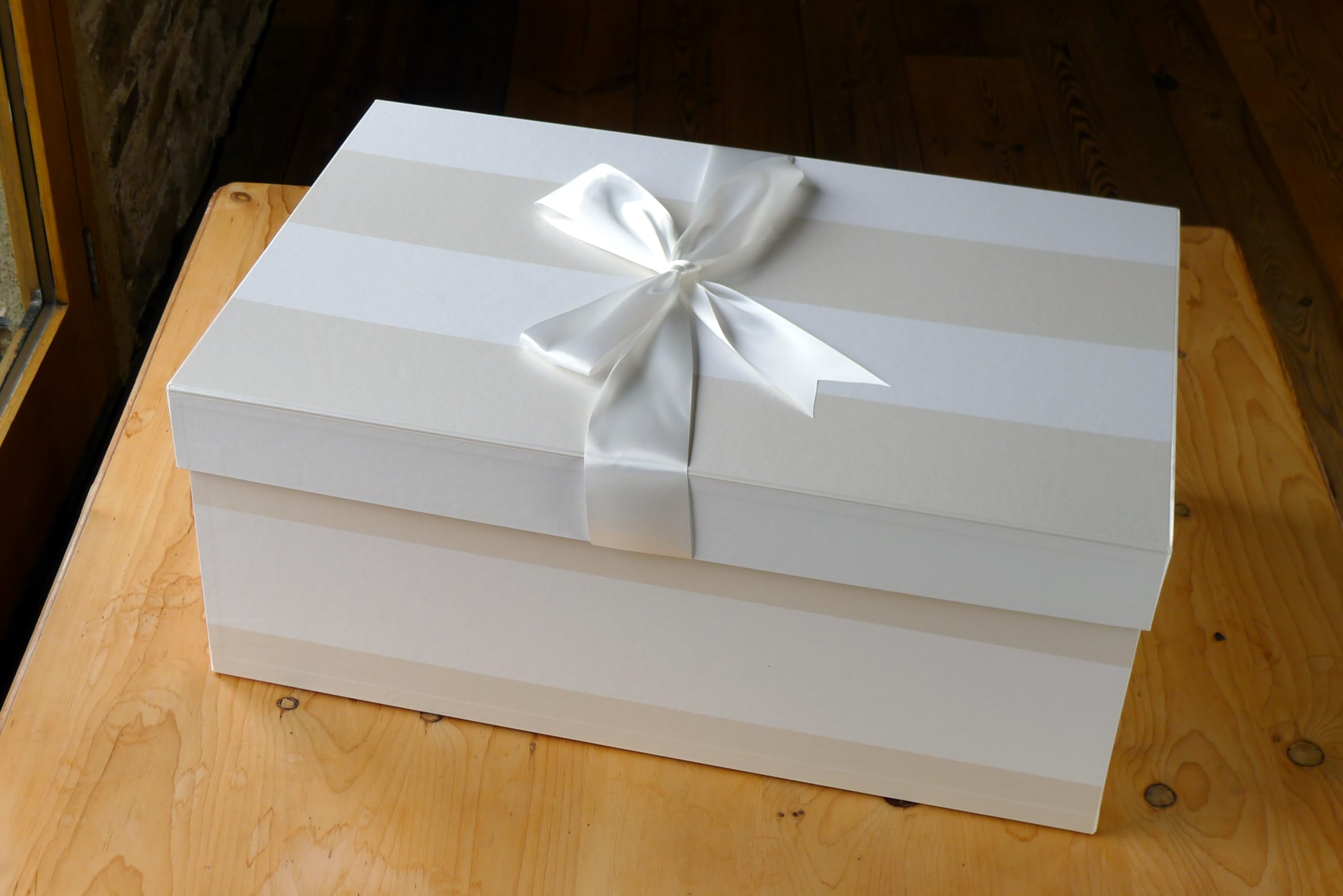 Wedding Dress Box Co Extra große Aufbewahrungsbox für Hochzeitskleid, 75 (L) x 50 (B) x 30 (H) cm – Aufbewahrung von Brautkleidern – Konservierung, säurefrei, pH-neutrales Brett schützt vor Vergilbung