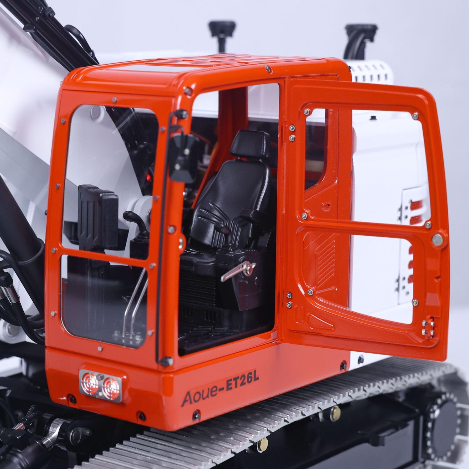 LESU Aoue ET26L 1/14 Metal RC Hydraulic Excavator 3 Arms RC Diggers Construction Vehicles Model Light PL18EV Radio