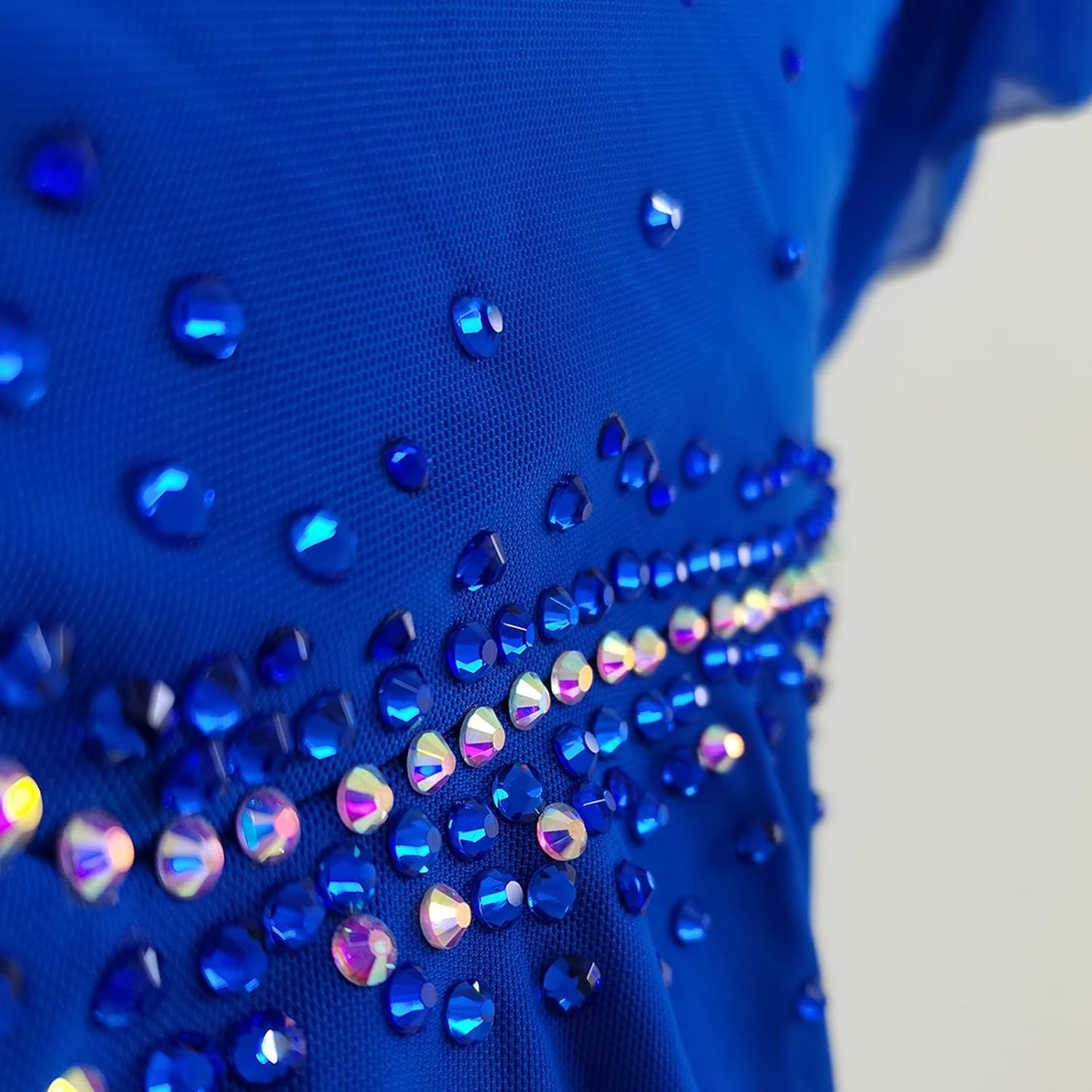 LIUHUO Ice Figure Skating Dress Girls Long Sleeves Competition Perform Women Hand Diamond Elastic Comfortable Breathable