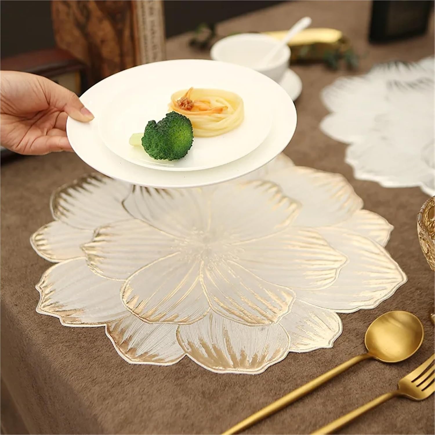 Flower Patterned Placemat Coffee and Tea Table Coaster Anti Slip and Waterproof Dining Table Decoration Mat Tableware Mat(Gold)