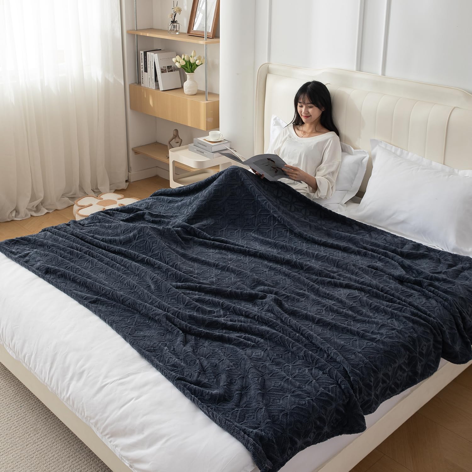 HOKIPO 220 GSM Flannel AC Throw Blanket Double Bed Queen, 200x230 cm / 6.5x7.5 feet, Dark Grey (AR-5259-DGRY) (B0D9WB1BWB) Amazon Price History, Amazon Price Tracker