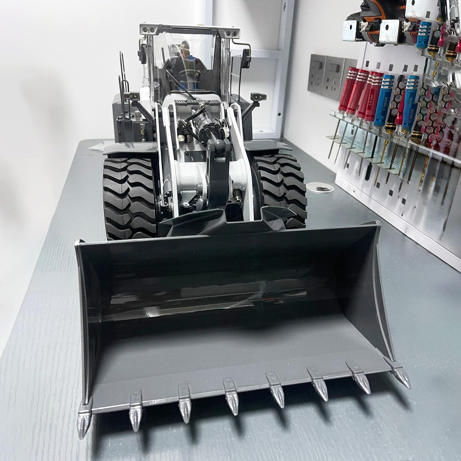 TOUCAN RC HOBBY 1/14 XDRC 580 Hydraulic RC Loader Metal RTR Remote Control Car High Low Speed