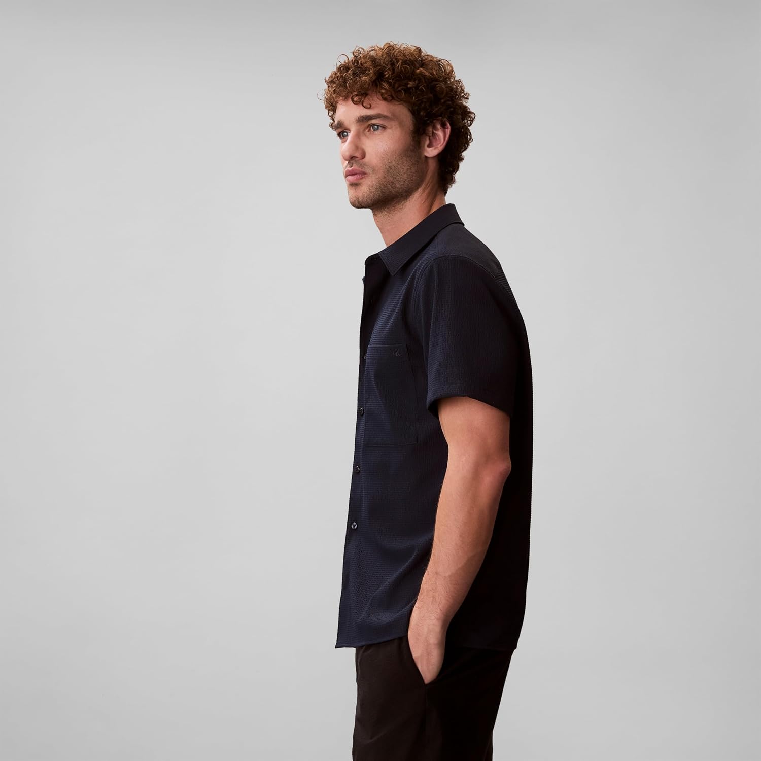 Calvin Klein Men's Short Sleeve Solid Seersucker Classic Shirt