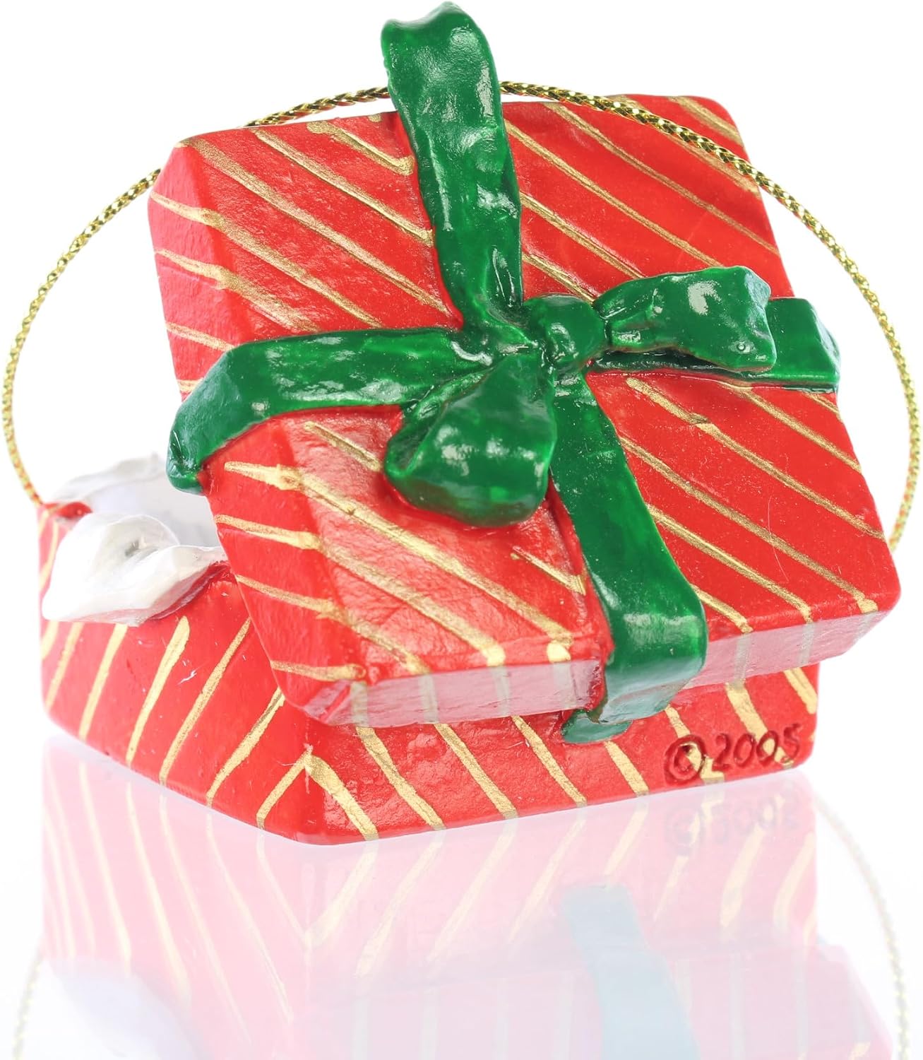 Giraffe in a RED Gift Box Christmas Ornament New Resin RGBA20