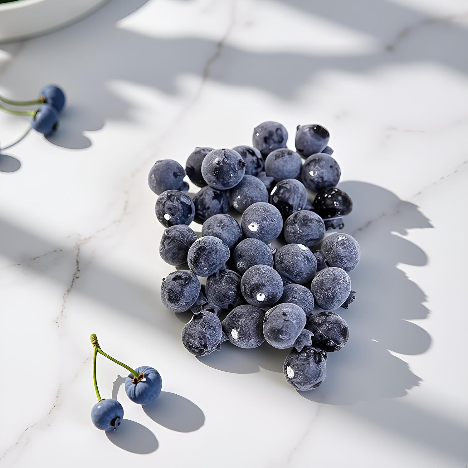 20 Pcs Artificial Blueberries Plastic Fake Blue Berry Plants Realistic Artificial Blueberry Plants for Home Wedding Office Party Kitchen Cabinet Artificial Fruit Flowers