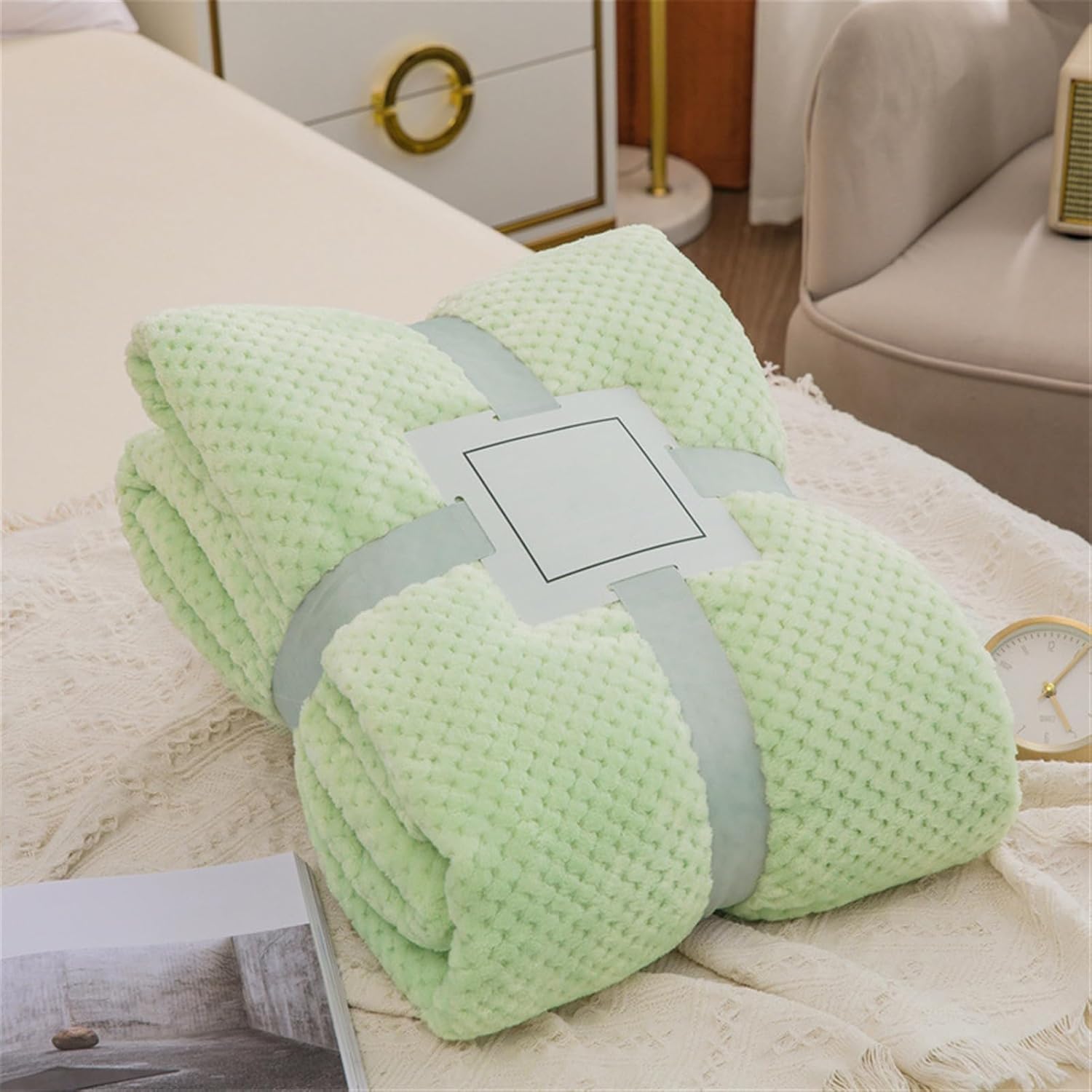 GIBZ Throw Blanket Sofa Solid Colour Pineapple Lattice Sleeping Blankets Beibei Velvet Multi-Size Soft Warm Throws for Bed Couch Light Green 180x200cm