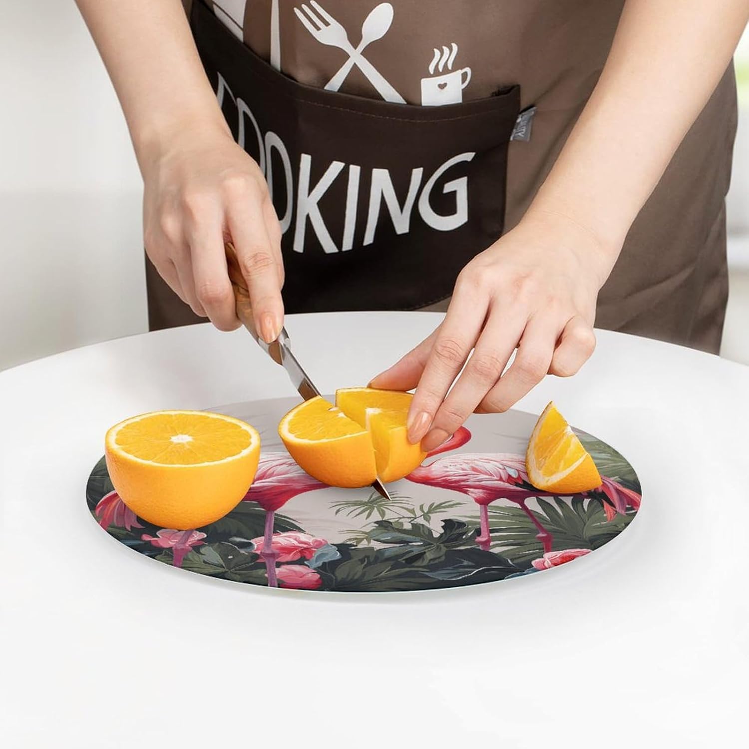 Chopping Block Flamingo Birds on Background Glass Cutting Boards Round Cutting Mat Portable Cut Mats for Kitchen Supplies Easy to Clean