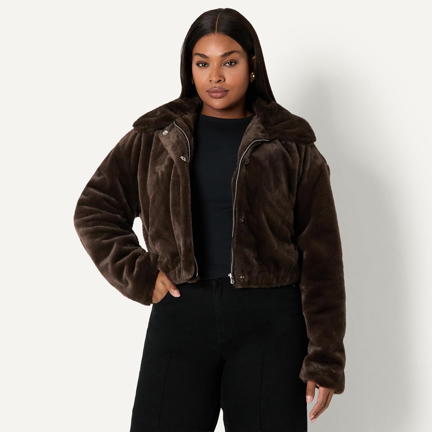 Amazon Essentials Women's Oversized-Fit Cropped Faux Fur Jacket with Collar