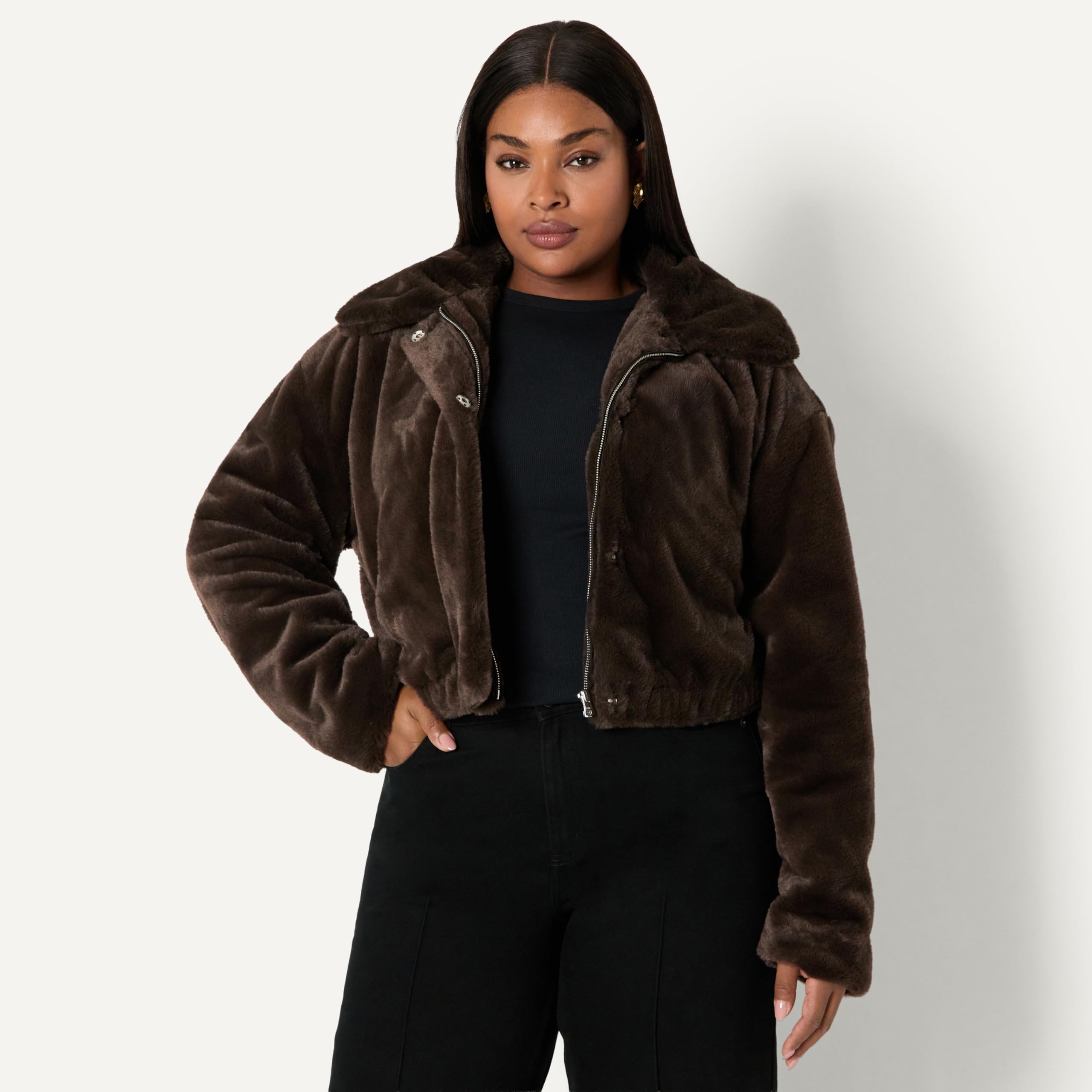 Amazon Essentials Giacca Oversize in Pelliccia Sintetica con Colletto, Vestibilità Comoda Donna