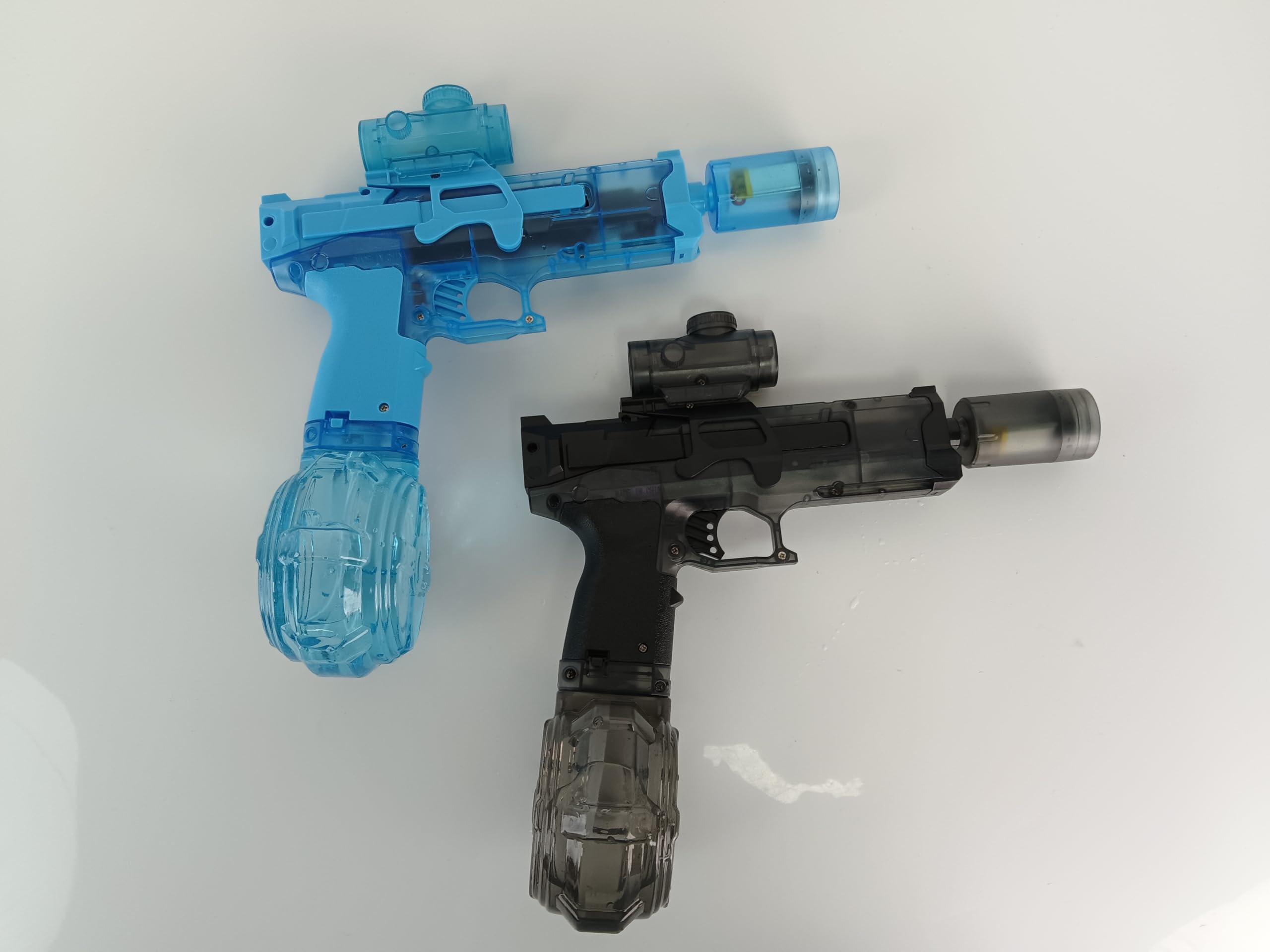 2PCS Pistolet à Eau pour Adultes et Enfants,Pistolet à Eau électrique Longue Portée avec Lumière,Pistolets à Eau électrique Puissant,Plage Extérieure,Piscine,Jouet De Fête(Noir & Bleu)