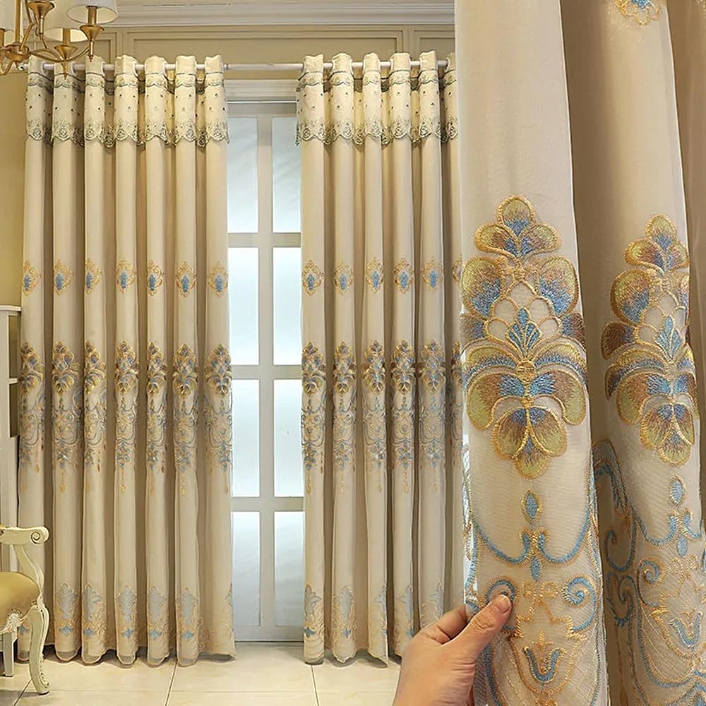 Cortinas de ventana elegantes estilo europeo en color beige con cenefa decorativa