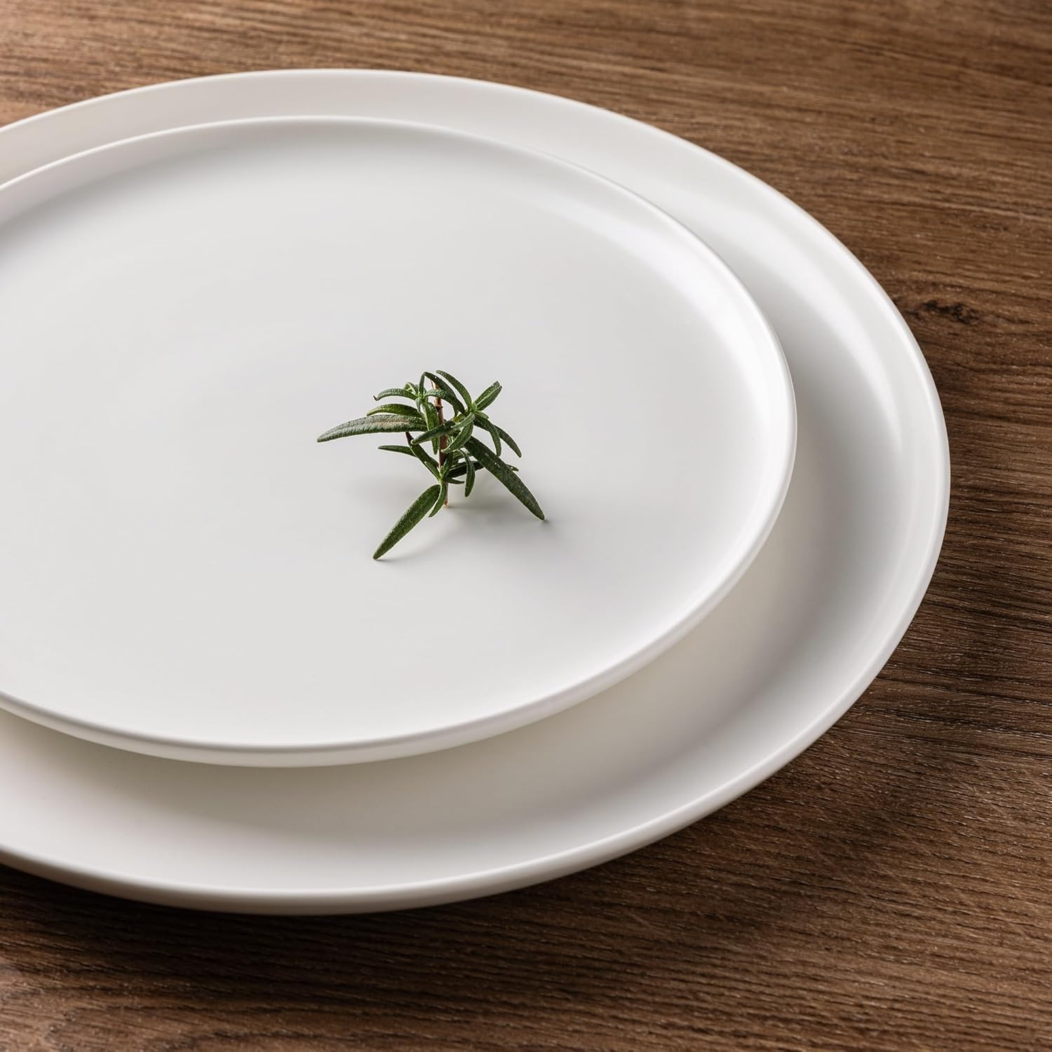 LERATIO Stoneware Dinnerware Sets for 6,Handcarft Ceramic Plates and Bowls Sets,Chip and Scratch Resistant Dishes, Dishwasher & Microwave Safe, Oven safe,Reactive Glaze-White