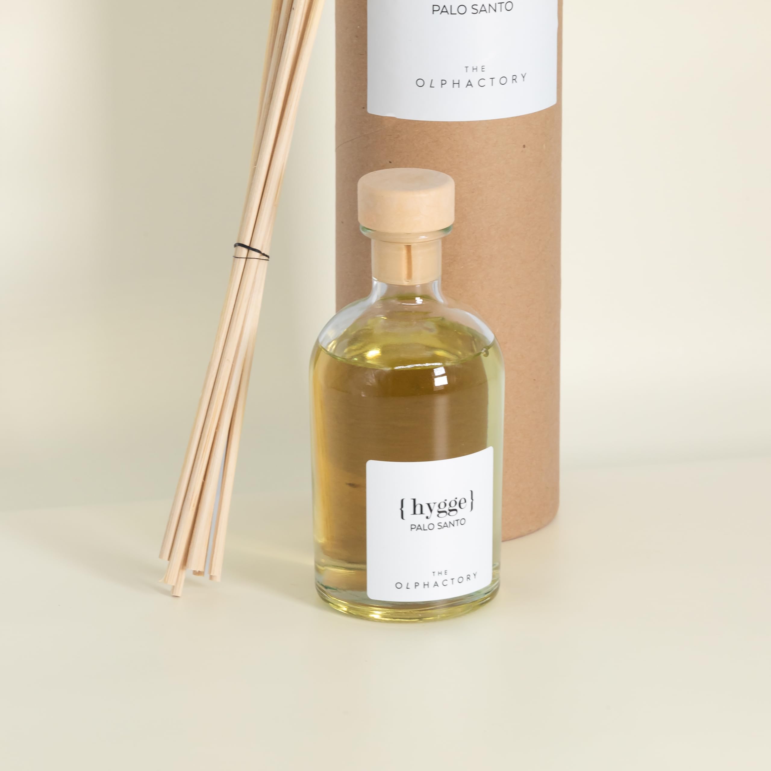Lufterfrischer Diffusor, Geschmack Palo Santo - Basisnote Sandelholz mit Kopfnote Rose, Zimt und Palisander - Stimmungsvolle Dekoration und wunderbarer, holziger Raumduft