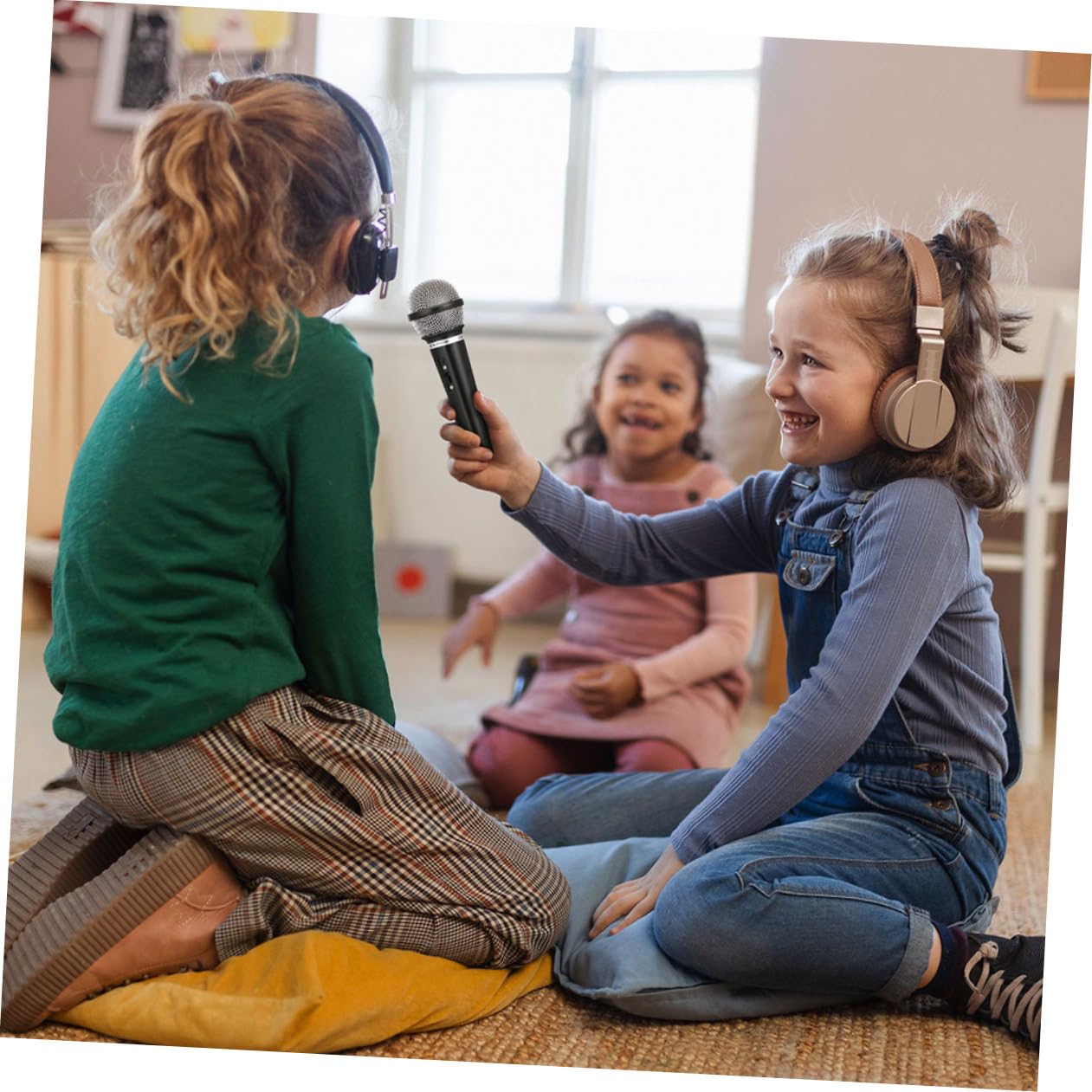 Microfono Simulato 6 Pezzi in Plastica Nero per Karaoke | Realistico e Portatile, Set da 6, per Giochi Indoor e Esibizioni su Palco
