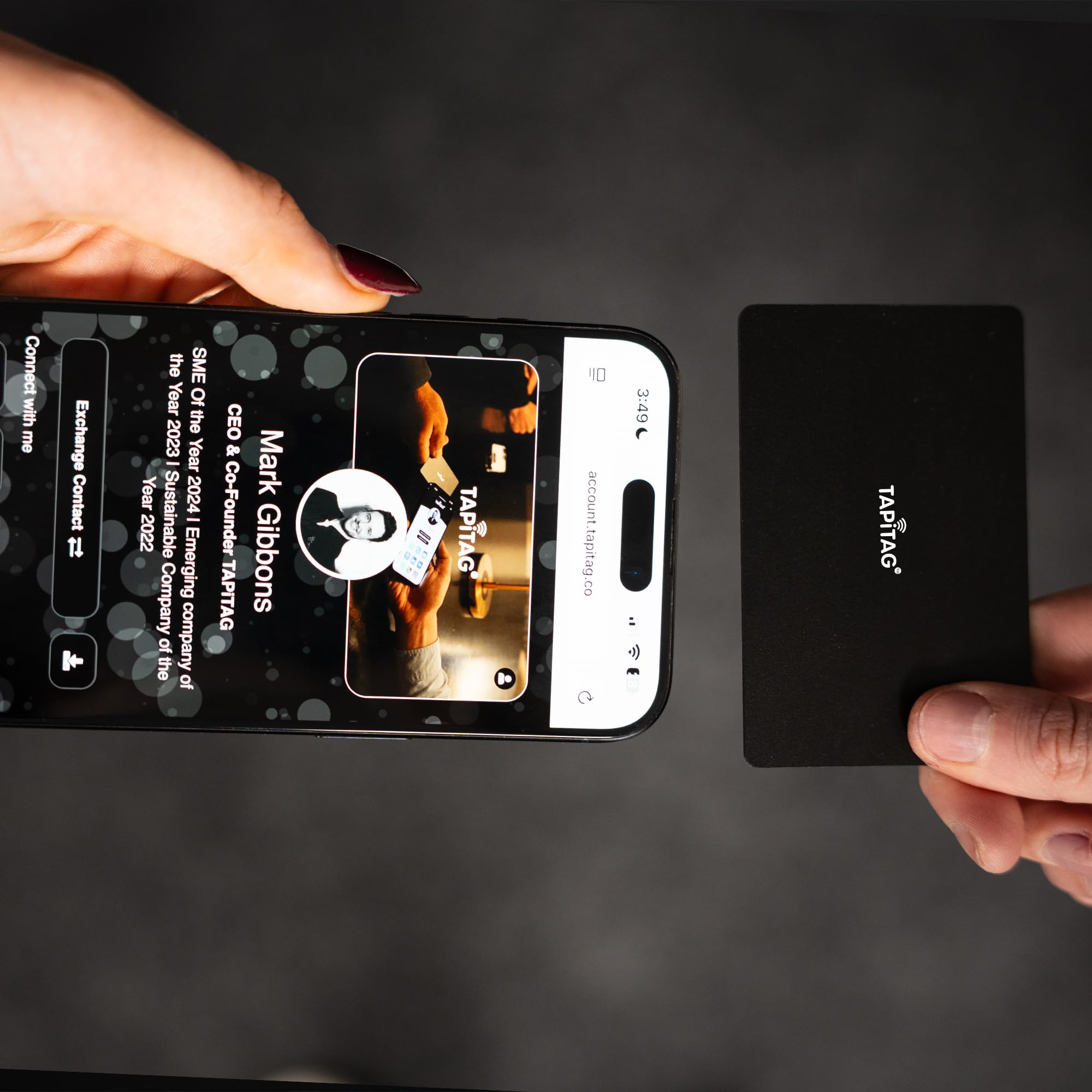 TAPiTAG Tarjeta de Visita Digital de Madera – Sin Suscripción – Tarjeta Contactless con NFC, Código QR y Perfil Online para Networking y Eventos Profesionales