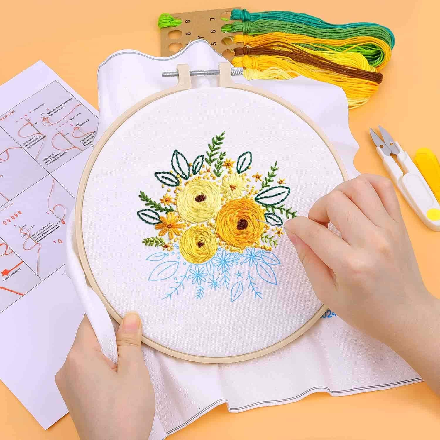 PAXCOO 5 Sets Embroidery Starter Kit with Pattern and Instructions, Cross Stitch Beginner Kits with 5 Embroidery Clothes, 5 Embroidery Hoops, Color Threads and Needles