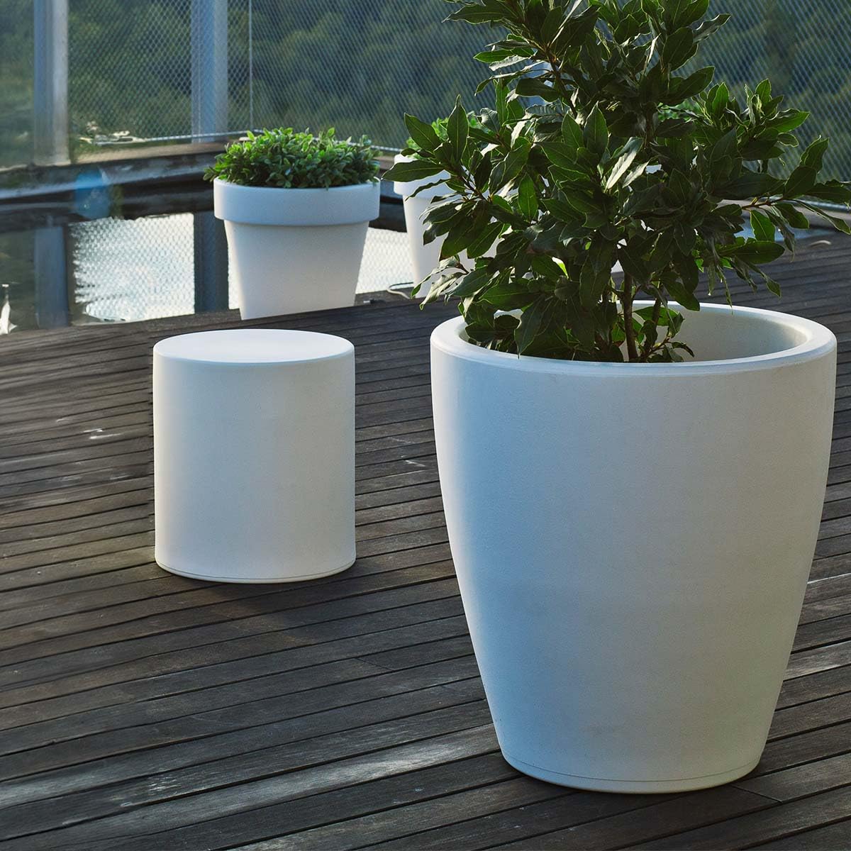 newgarden - Macetero Redondo de ø40x43 cm de Polietileno Muy Resistente para Flores y Plantas. Maceta de 30 litros. Color Blanco