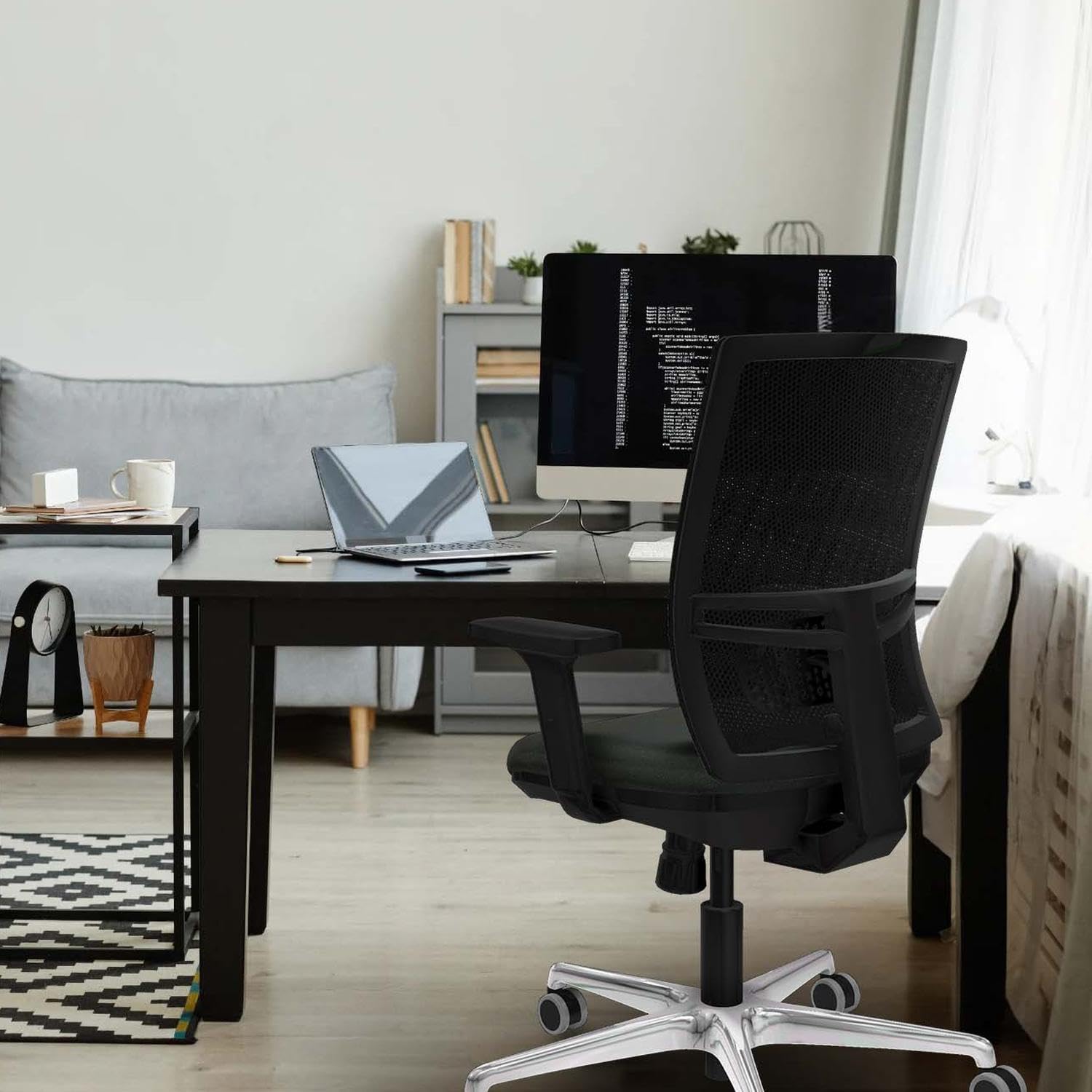 Piqueras y Crespo - Silla con Soporte Lumbar Ajustable Yunquera con Brazos 2D. Equipado con Sincro 4 Posiciones y Espuma de Corte. con Ruedas 65 Mm Parqué. Negro/Turquesa