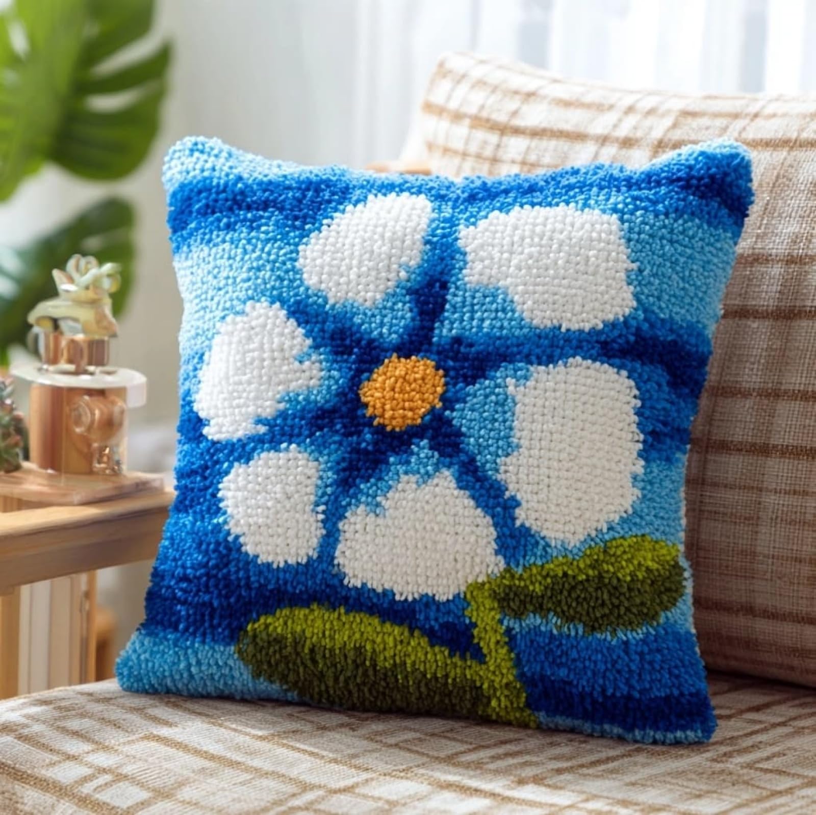 WallustrioaW Latch Hook Cushion Kits 17x17in,Blue Daisies