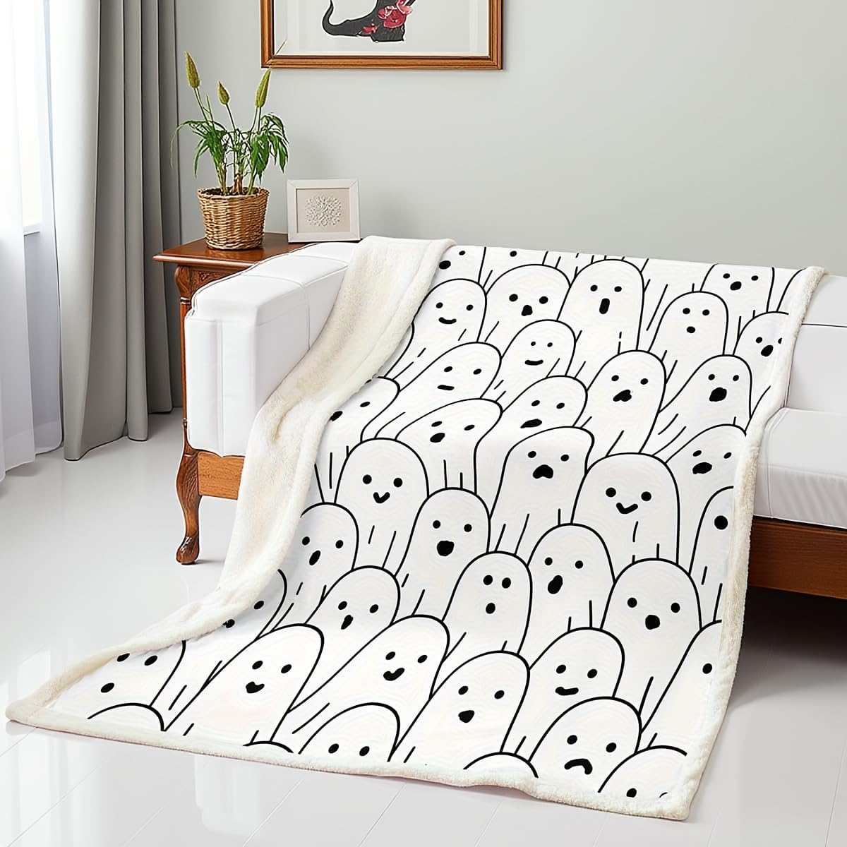 Cute Ghost Blanket for Boys Girls Kids Super Soft Warm Black and White Sherpa Fleece Blanket Halloween Theme Throw Blankets Cartoon Ghost Bed Blanket Gifts for Teens Women(Queen 90"x90")