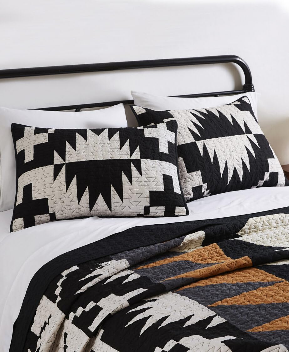 Pendleton Spider Rock Full/Queen Quilt Bedding Set - 3-Piece Western Patterned Lightweight Bedspread & Pillow Shams, Reversible, 100% Cotton, Black/White
